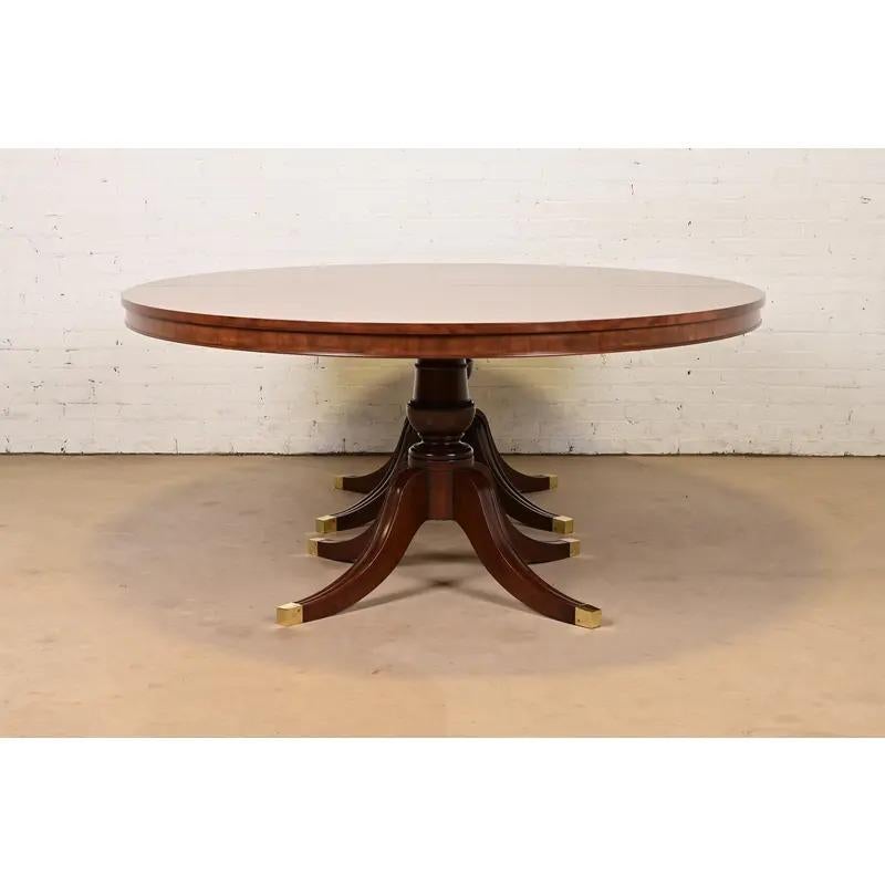 Baker Furniture Style Georgian Pedestal Extension Dining Table, Newly Refinished in vendita 6