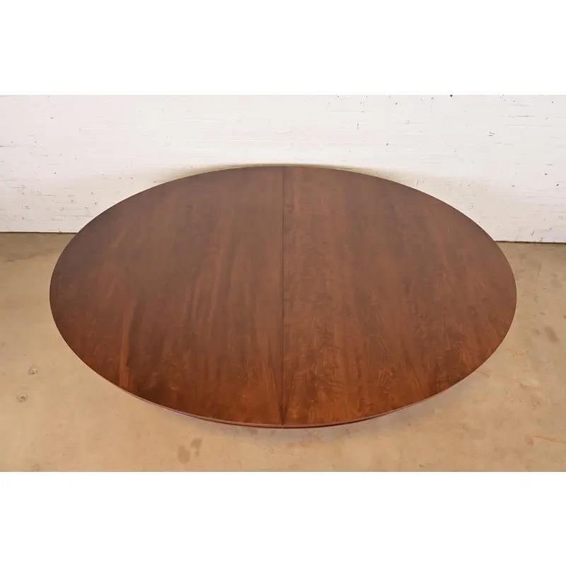 Baker Furniture Style Georgian Pedestal Extension Dining Table, Newly Refinished in vendita 3