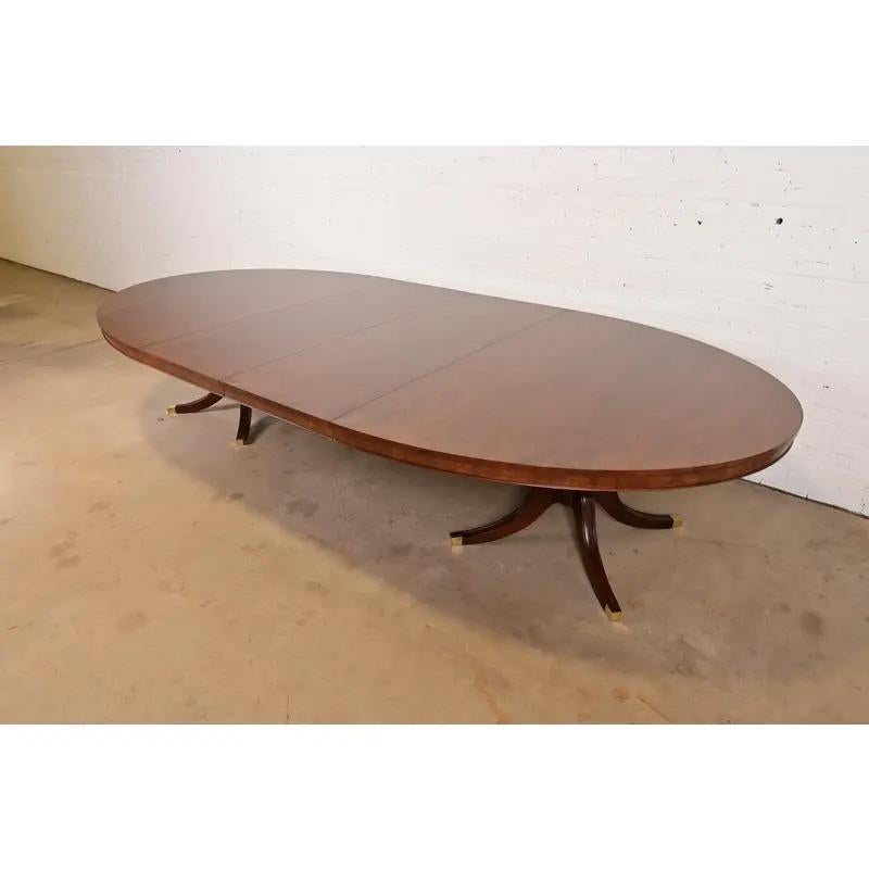 Inglese Baker Furniture Style Georgian Pedestal Extension Dining Table, Newly Refinished in vendita