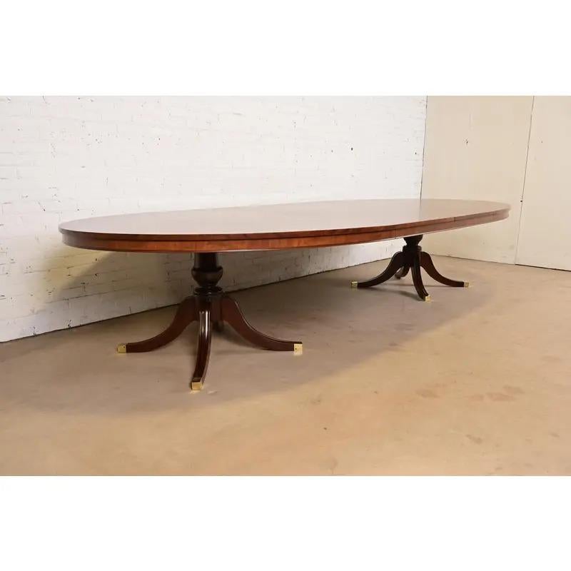XX secolo Baker Furniture Style Georgian Pedestal Extension Dining Table, Newly Refinished in vendita