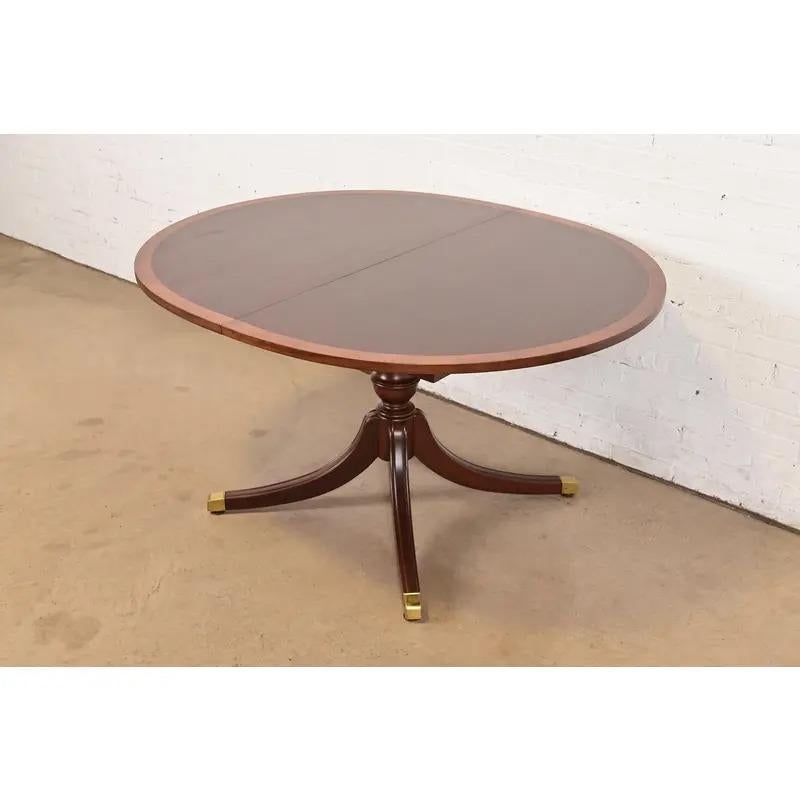 Baker Furniture Style Georgian Pedestal Extension Dining Table, Newly Refinished In Good Condition For Sale In South Bend, IN