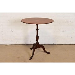Baker Furniture Style Georgian Tilt-Top Pedestal Tea Table or Side Table