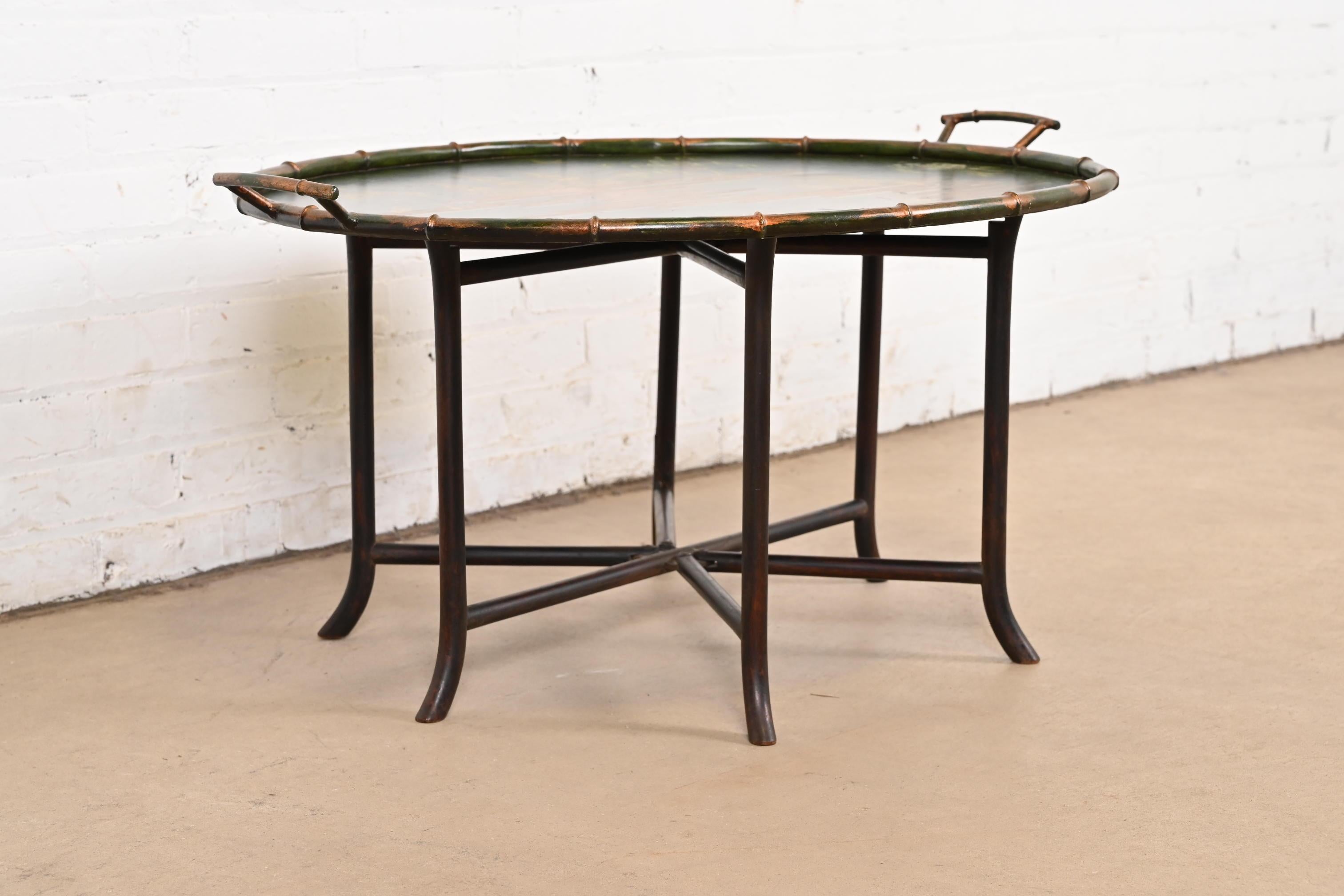 Américain Table à plateau en tôle imitation bambou style Hollywood Regency Chinoiserie de Baker Furniture en vente