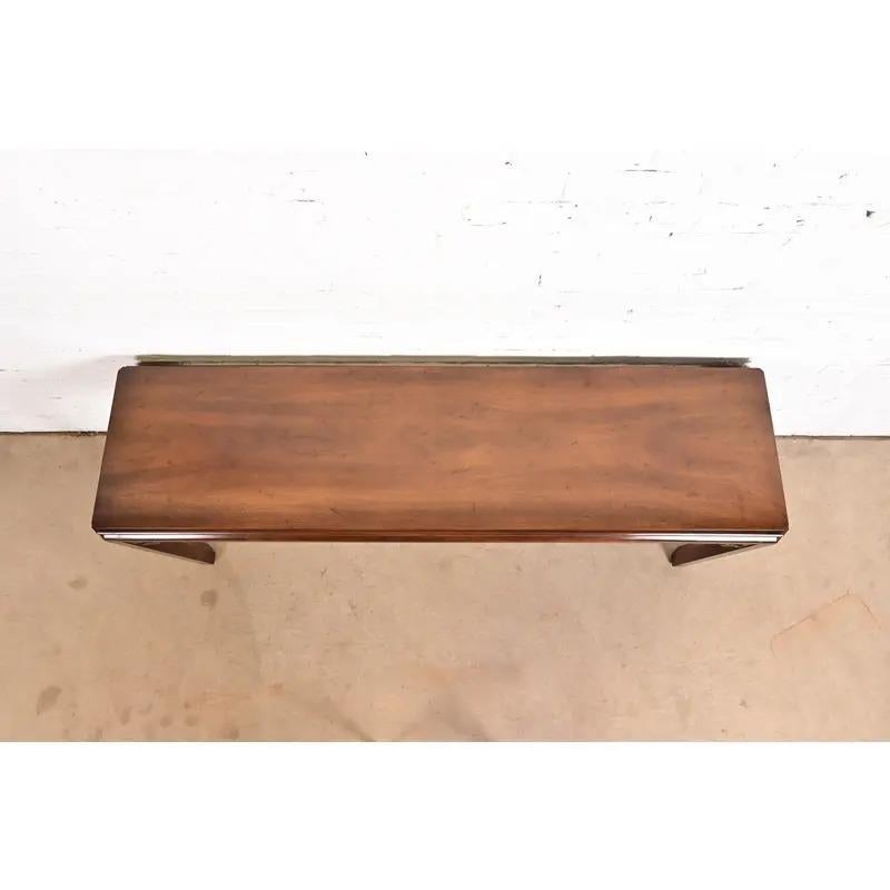 Mesa consola de caoba estilo Hollywood Regency de Baker Furniture, Circa 1960s en venta 2