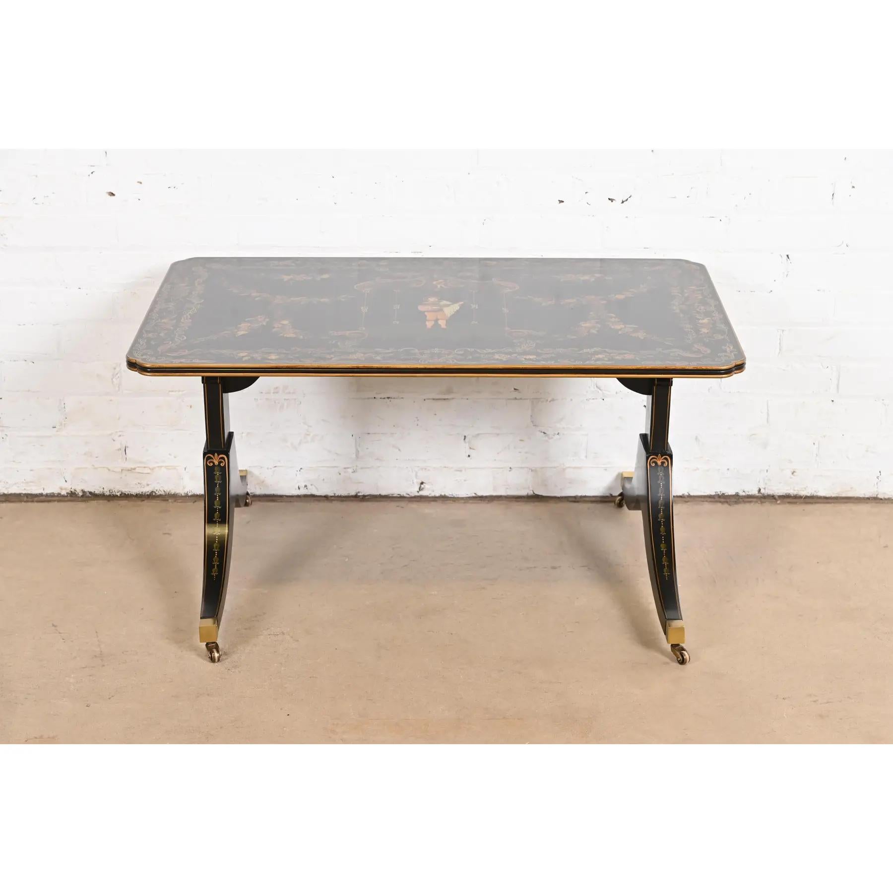 Américain Table basse de style Régence italienne peinte à la main et laquée noire en vente