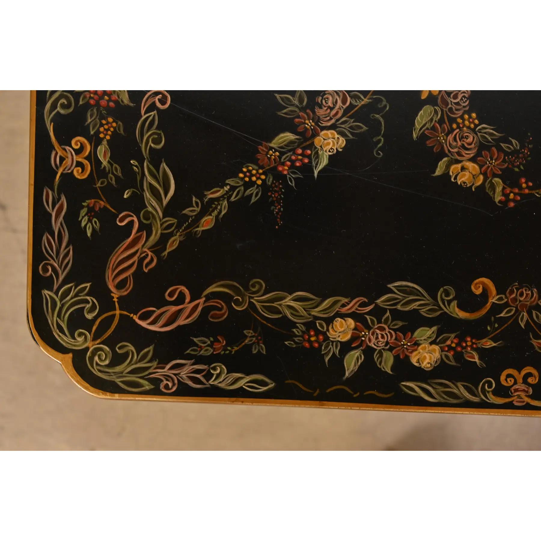 Table basse de style Régence italienne peinte à la main et laquée noire en vente 1