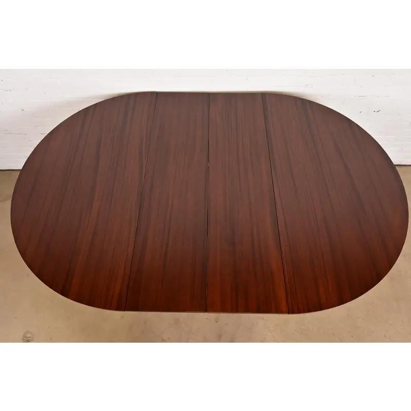 Mesa de comedor extensible estilo Luis XVI de Baker Furniture, recién acabada en venta 6