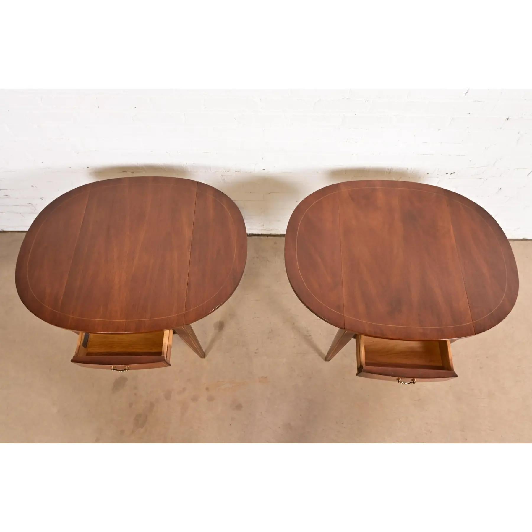 Brass Baker Furniture Style Mahogany Drop Leaf Pembroke Side Tables, Pair For Sale