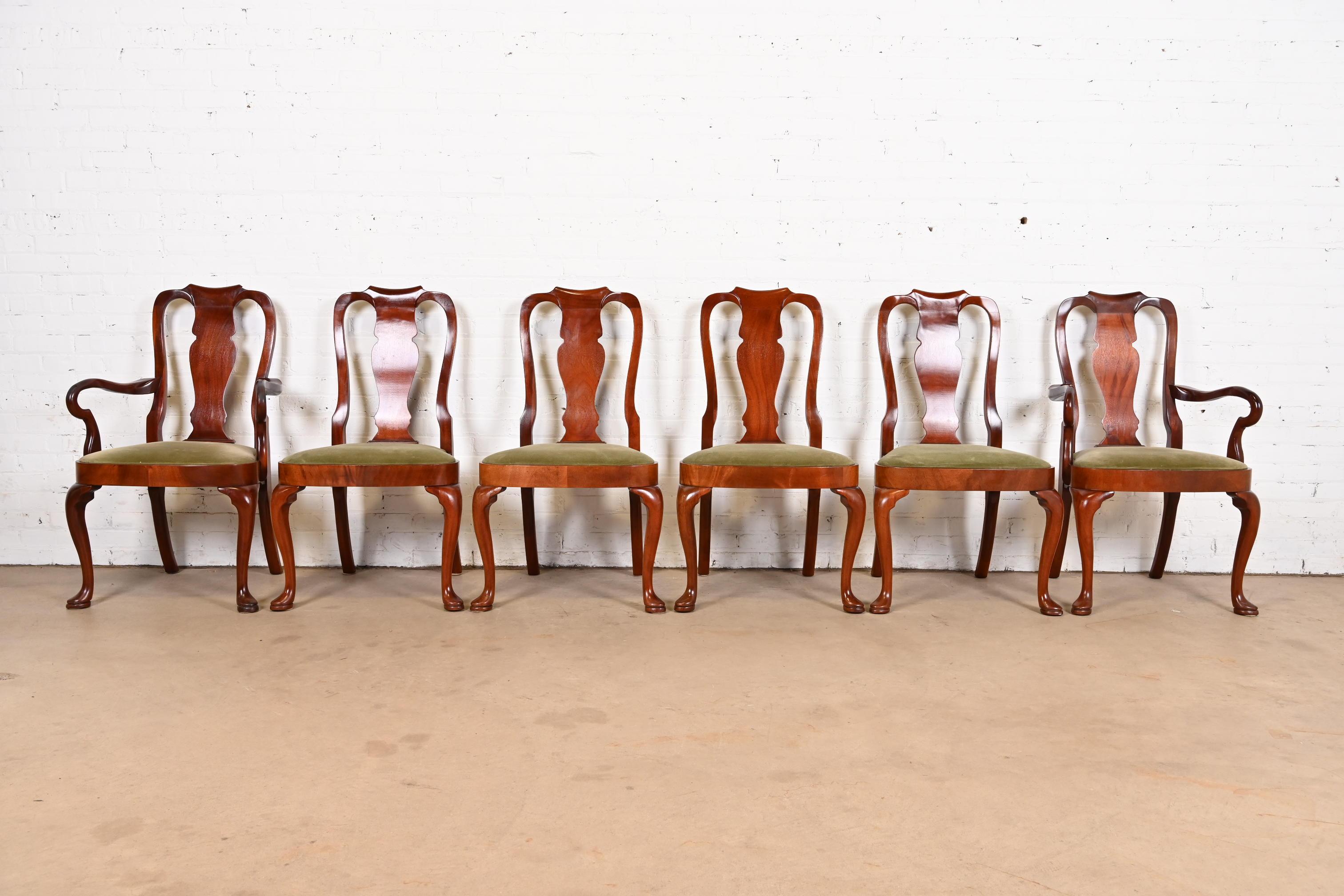 American Baker Furniture Style Queen Anne Carved Mahogany Dining Chairs, Set of Six For Sale