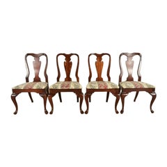 Sedie da pranzo in legno massiccio di ciliegio Baker Furniture Style Queen Anne, Set di quattro sedie