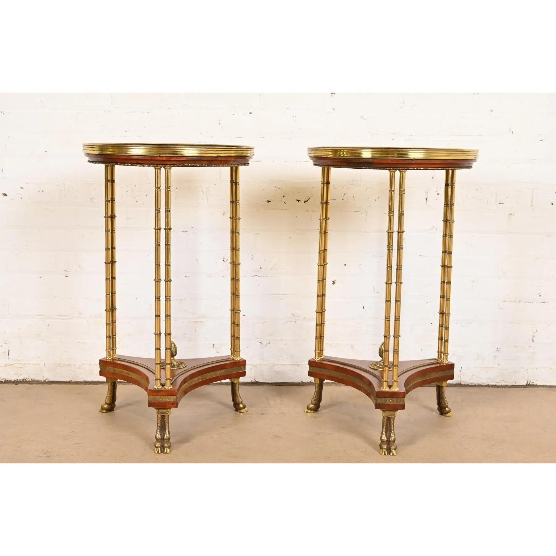 American Baker Furniture Style Regency Burl Wood & Brass Marble Top Guéridon Side Tables For Sale