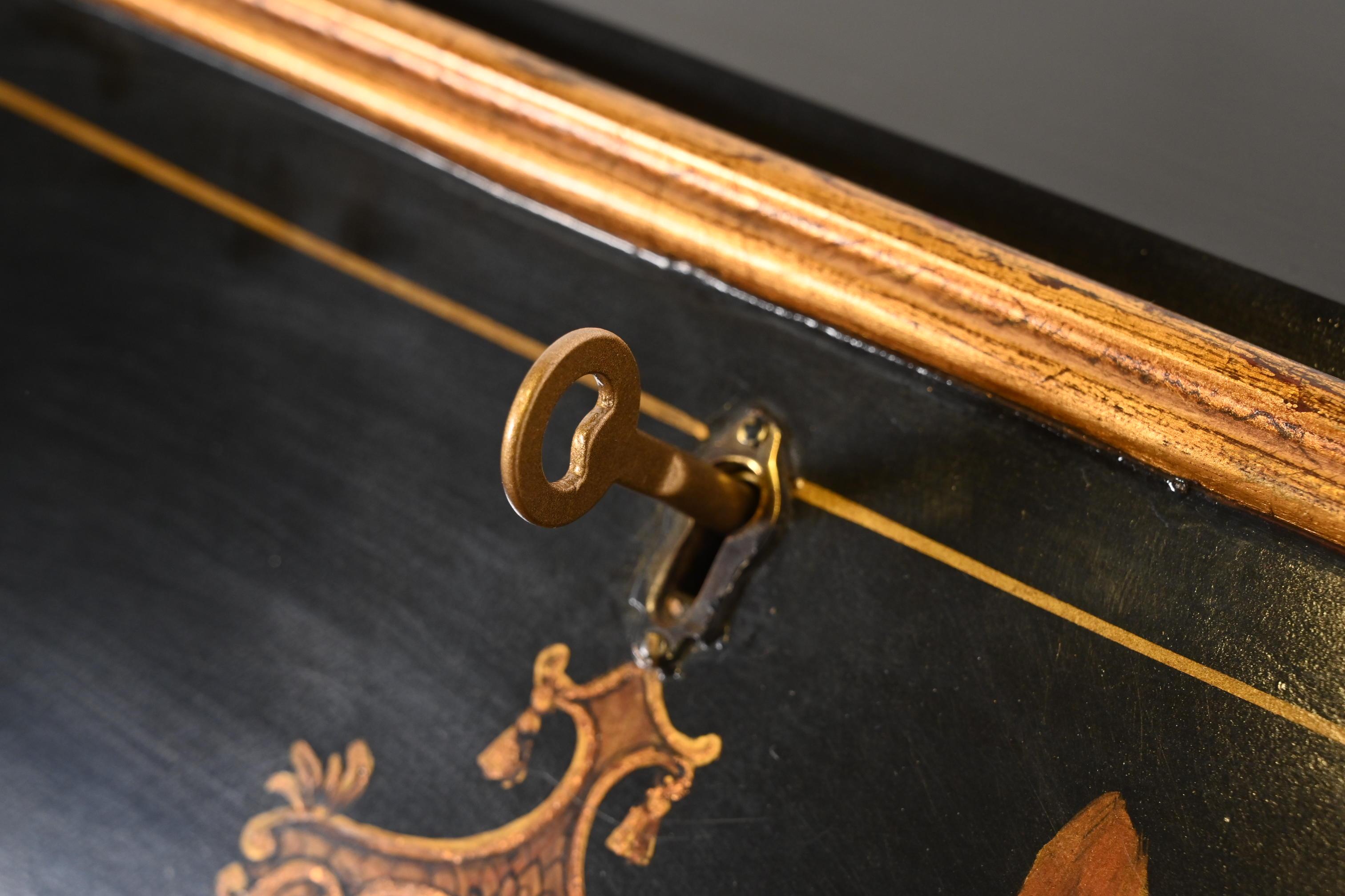 Scrivania Baker Furniture in stile William & Mary Chinoiserie laccata di nero 2
