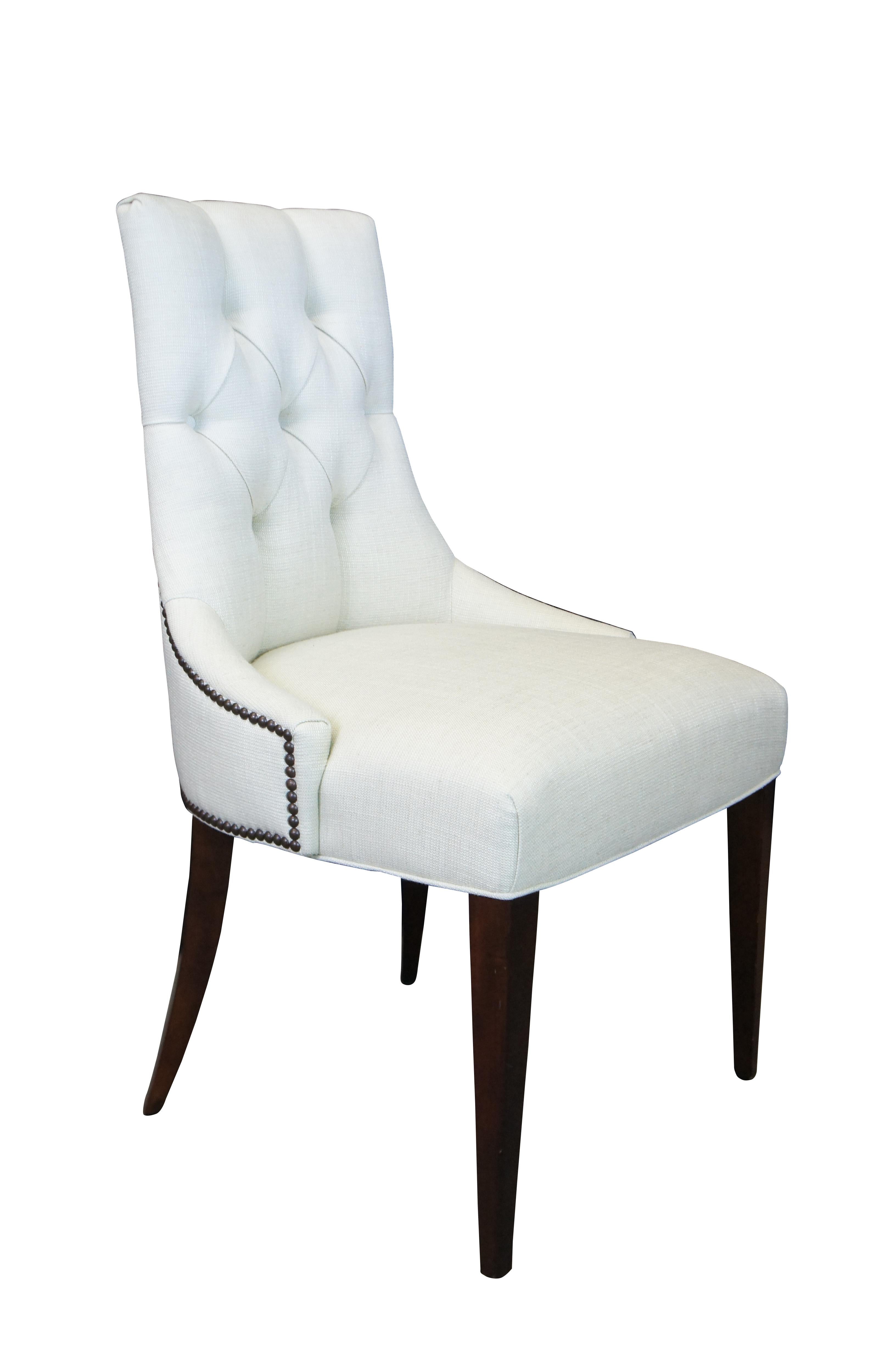 Vintage Baker Furniture Thomas Pheasant Collection'S Ritz Esszimmerstuhl.  Dieser Stuhl wurde von den Salonsesseln der 1940er Jahre inspiriert. Thomas Pheasant entwickelt die Idee einer weitgehend schwerelosen, modernen Silhouette mit einer markant