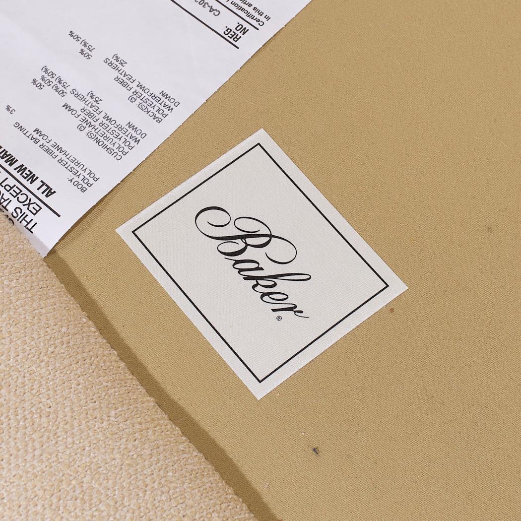 Baker Furniture Sofá con brazos en venta 3