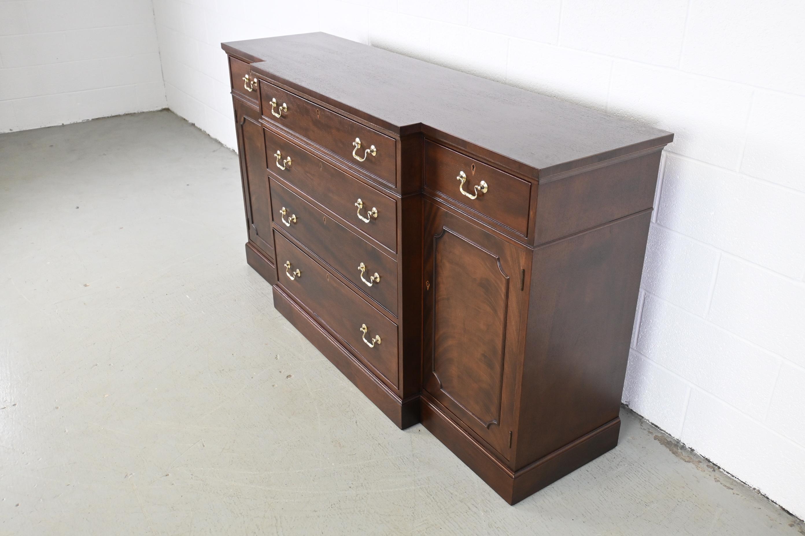 Georgian Baker Furniture Traditional Dark Mahogany Sideboard Credenza, Newly Refinished For Sale