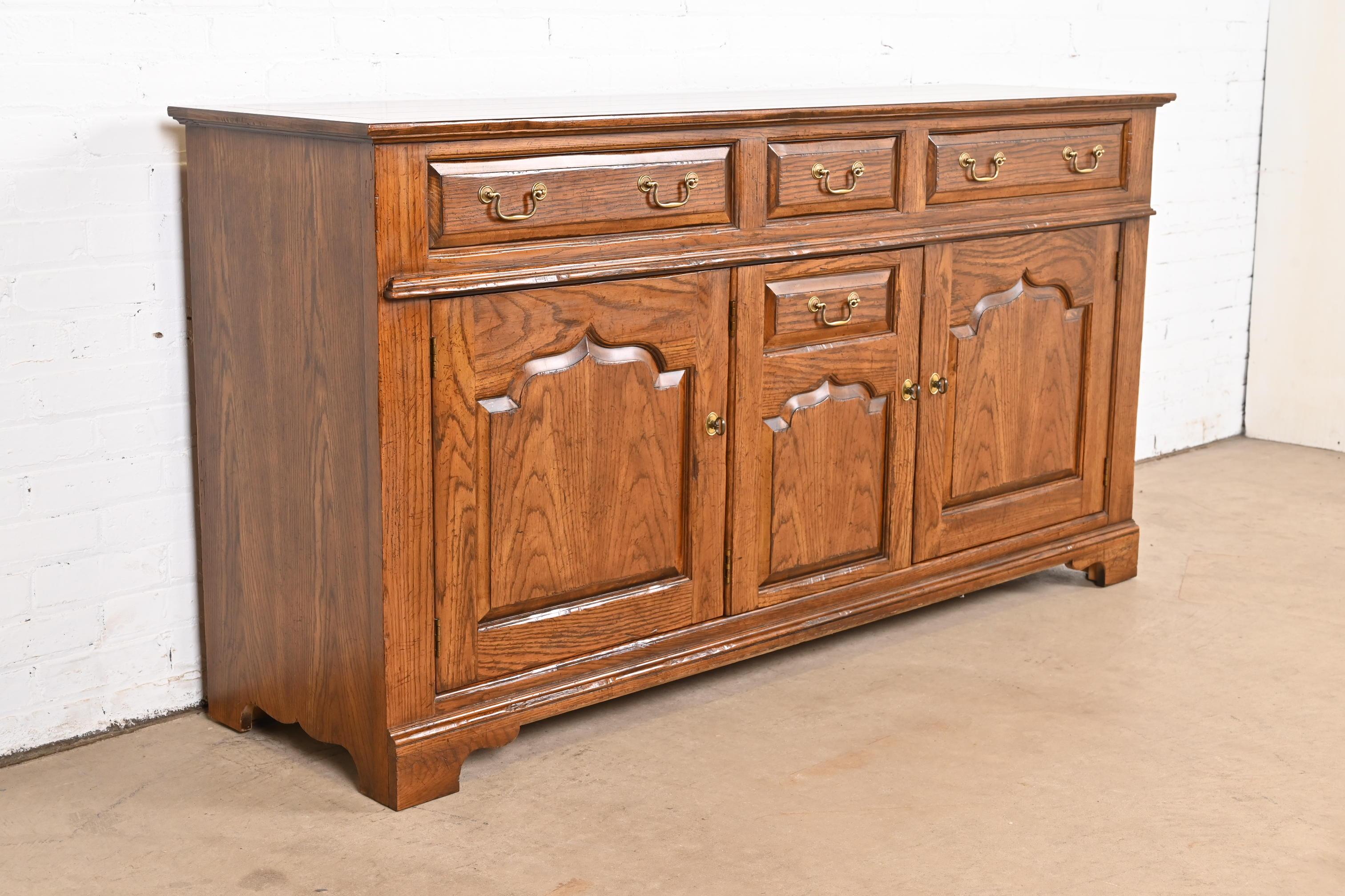 Baker Furniture Welsh Oak Sideboard Buffet or Bar Cabinet In Good Condition For Sale In South Bend, IN