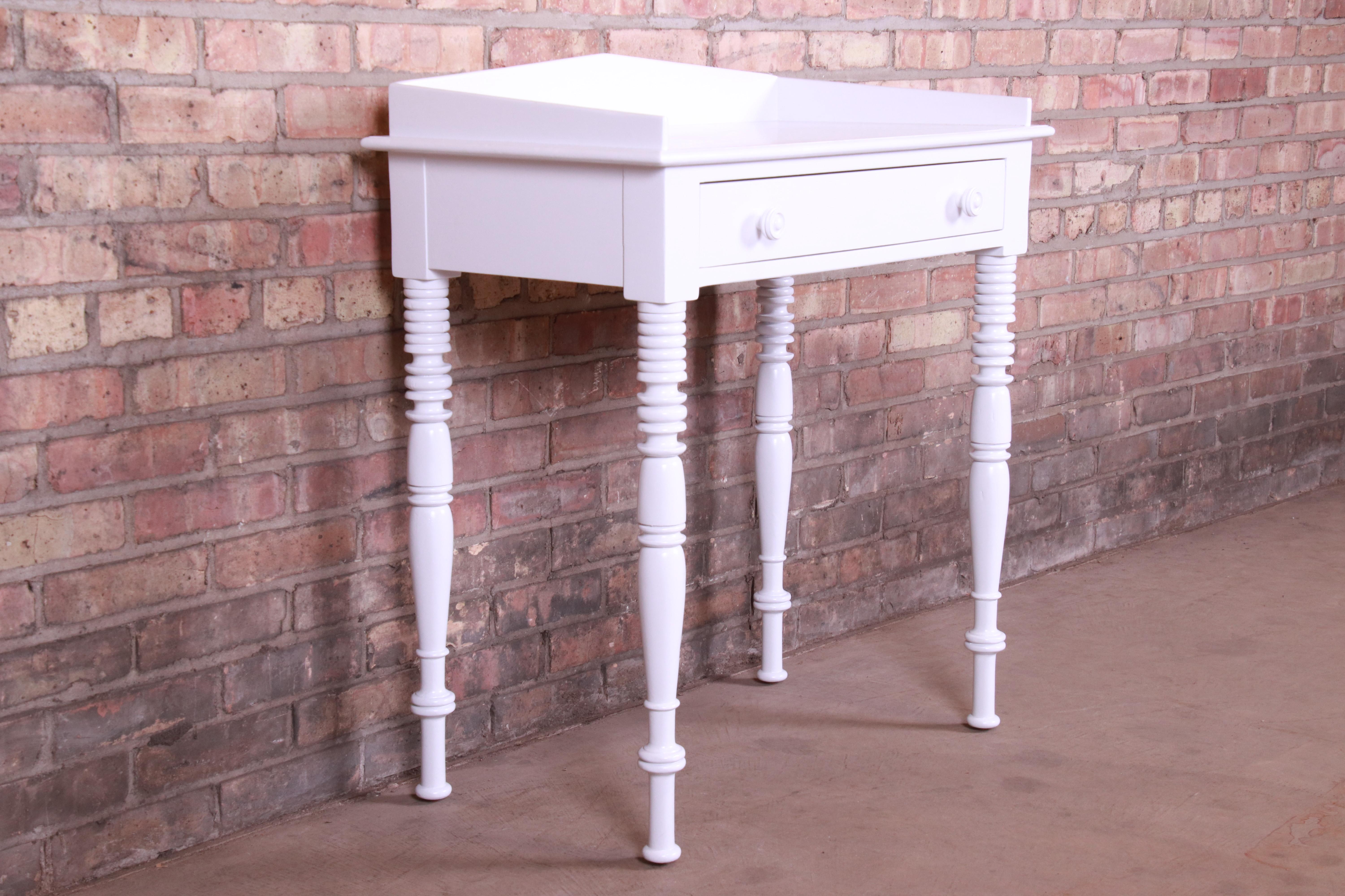 Baker Furniture White Lacquered Small Writing Desk or Entry Table, Refinished In Good Condition In South Bend, IN