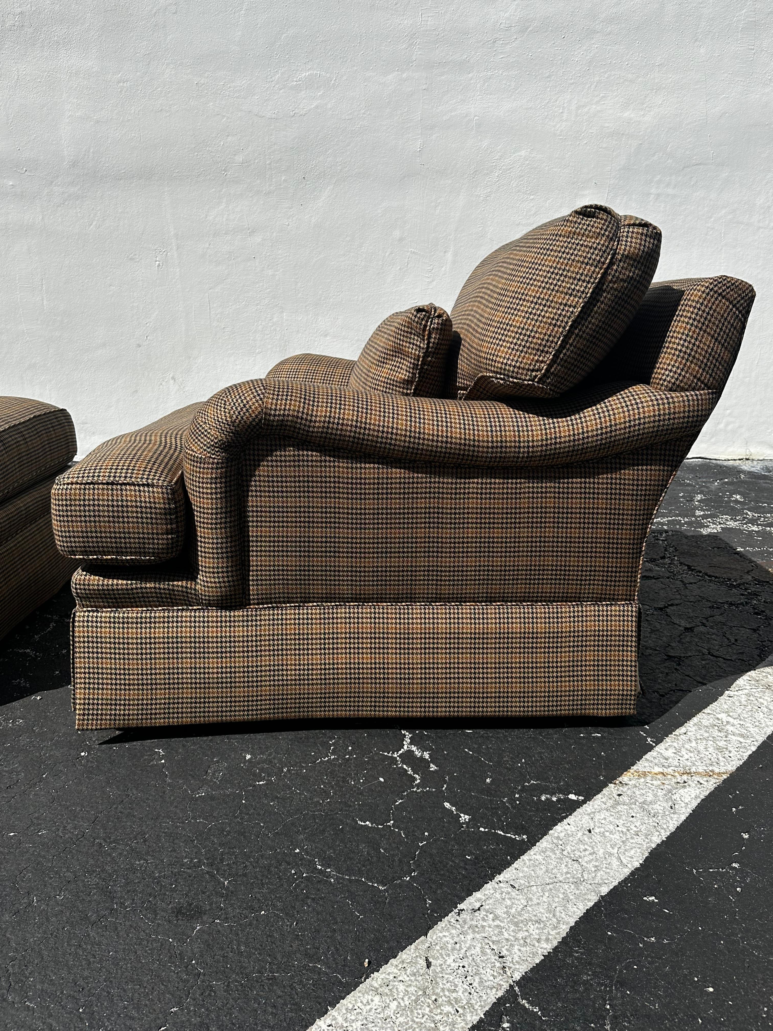 Baker Furniture XL English Houndstooth Club Chairs Ottoman, Satz von 4 im Angebot 3
