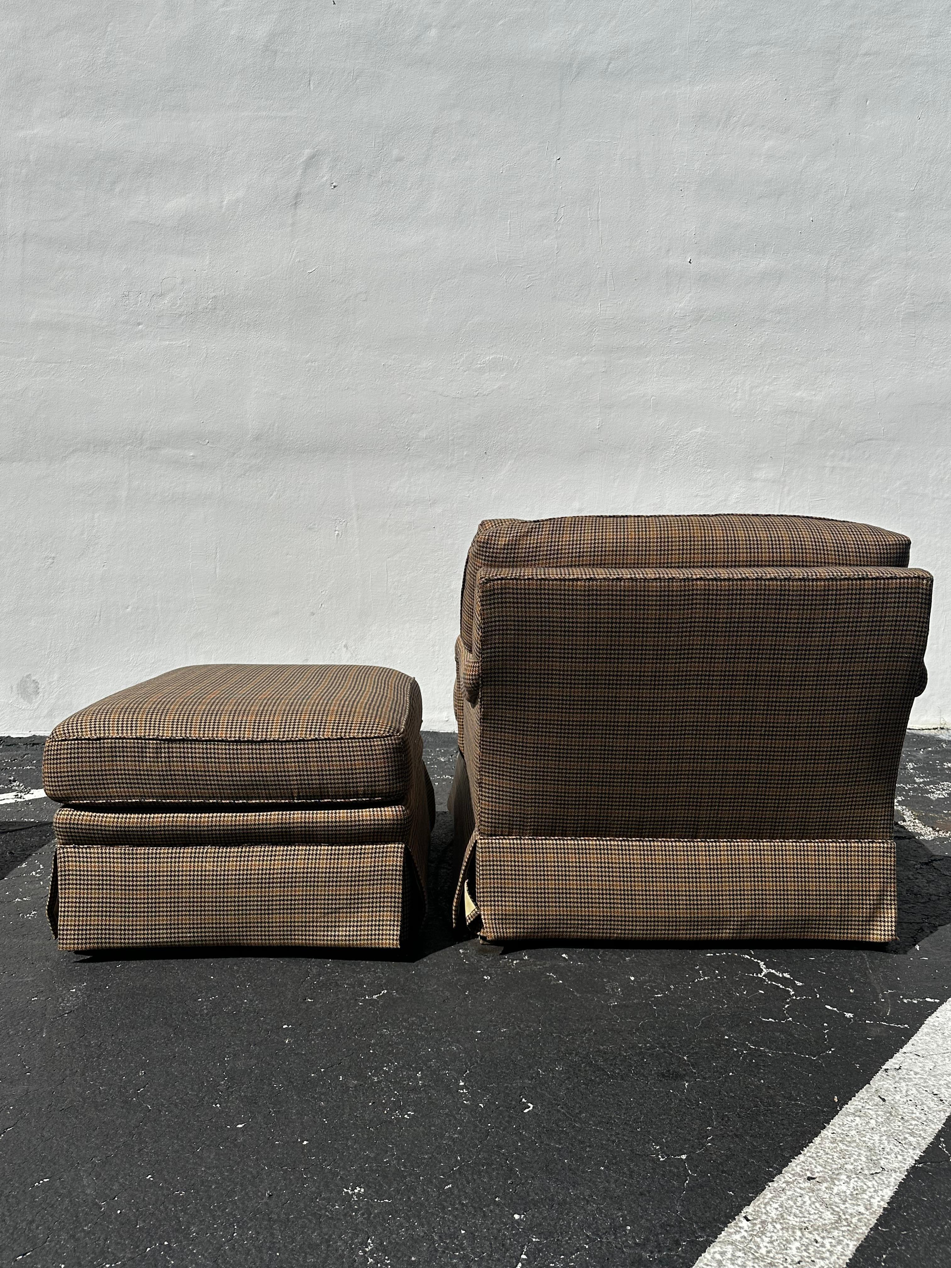 Baker Furniture XL English Houndstooth Club Chairs Ottoman, Satz von 4 im Angebot 5