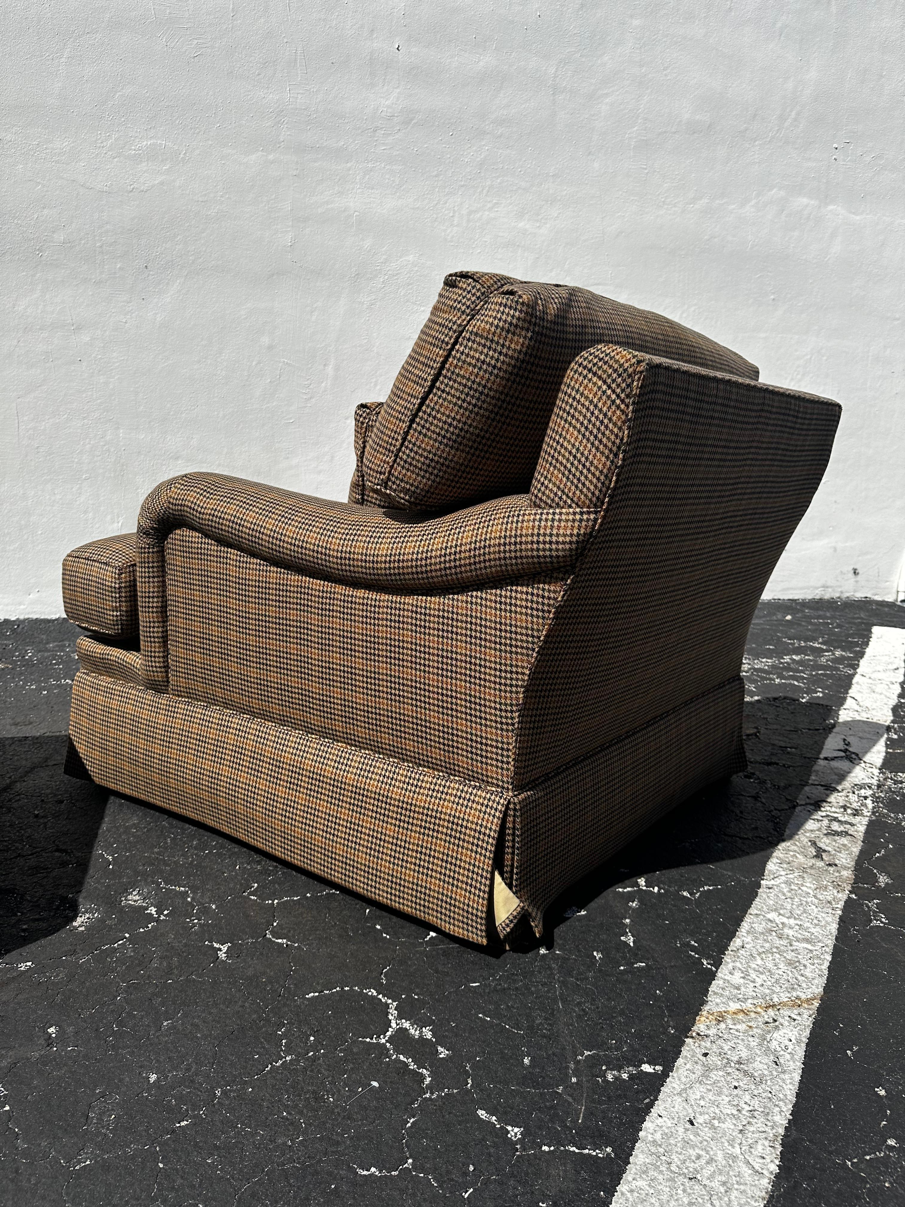 Baker Furniture XL English Houndstooth Club Chairs Ottoman, Satz von 4 im Angebot 6