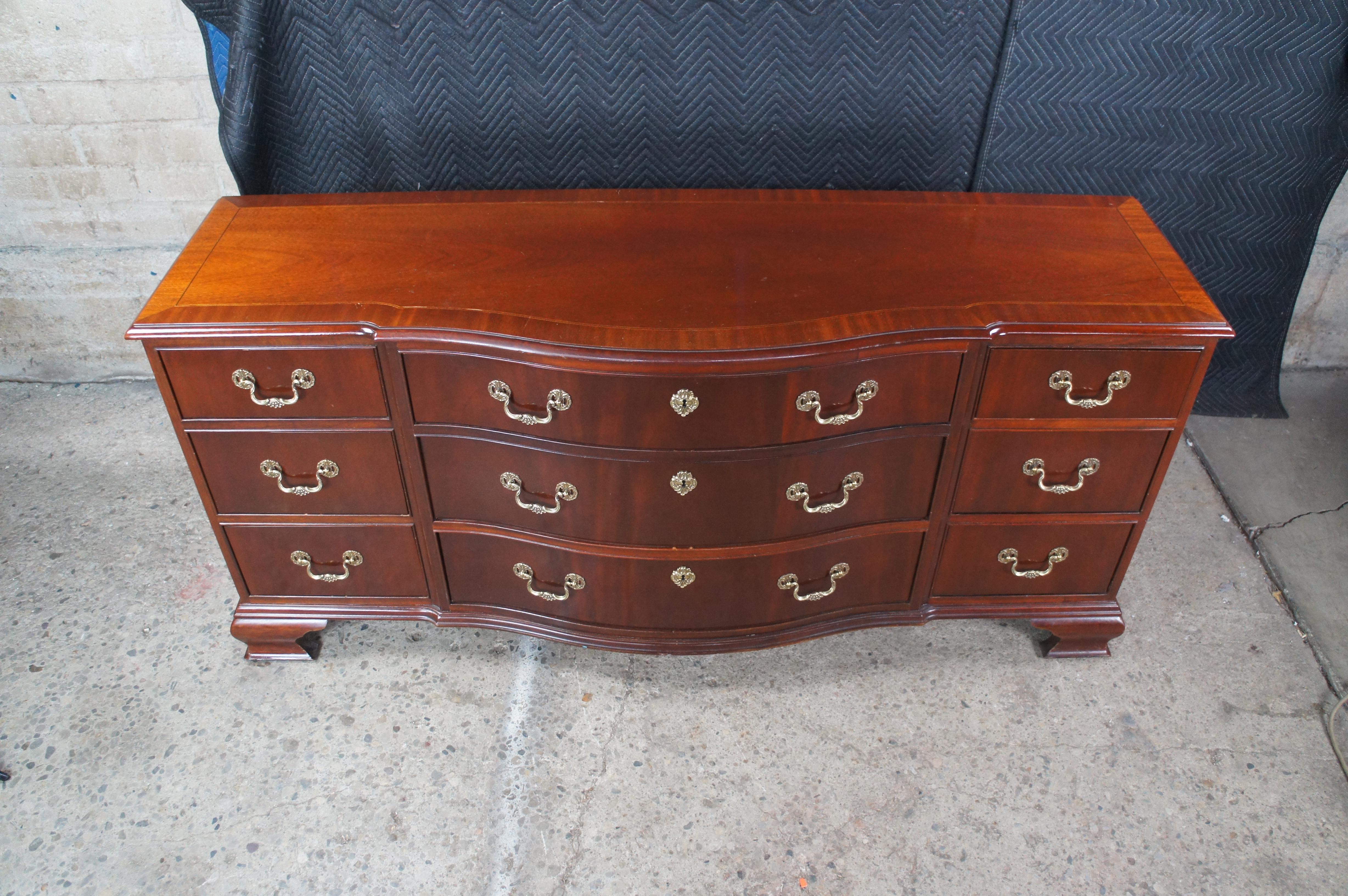 Baker Georgian Mahagoni Bowfront Triple Dresser Chest Console Credenza 70
