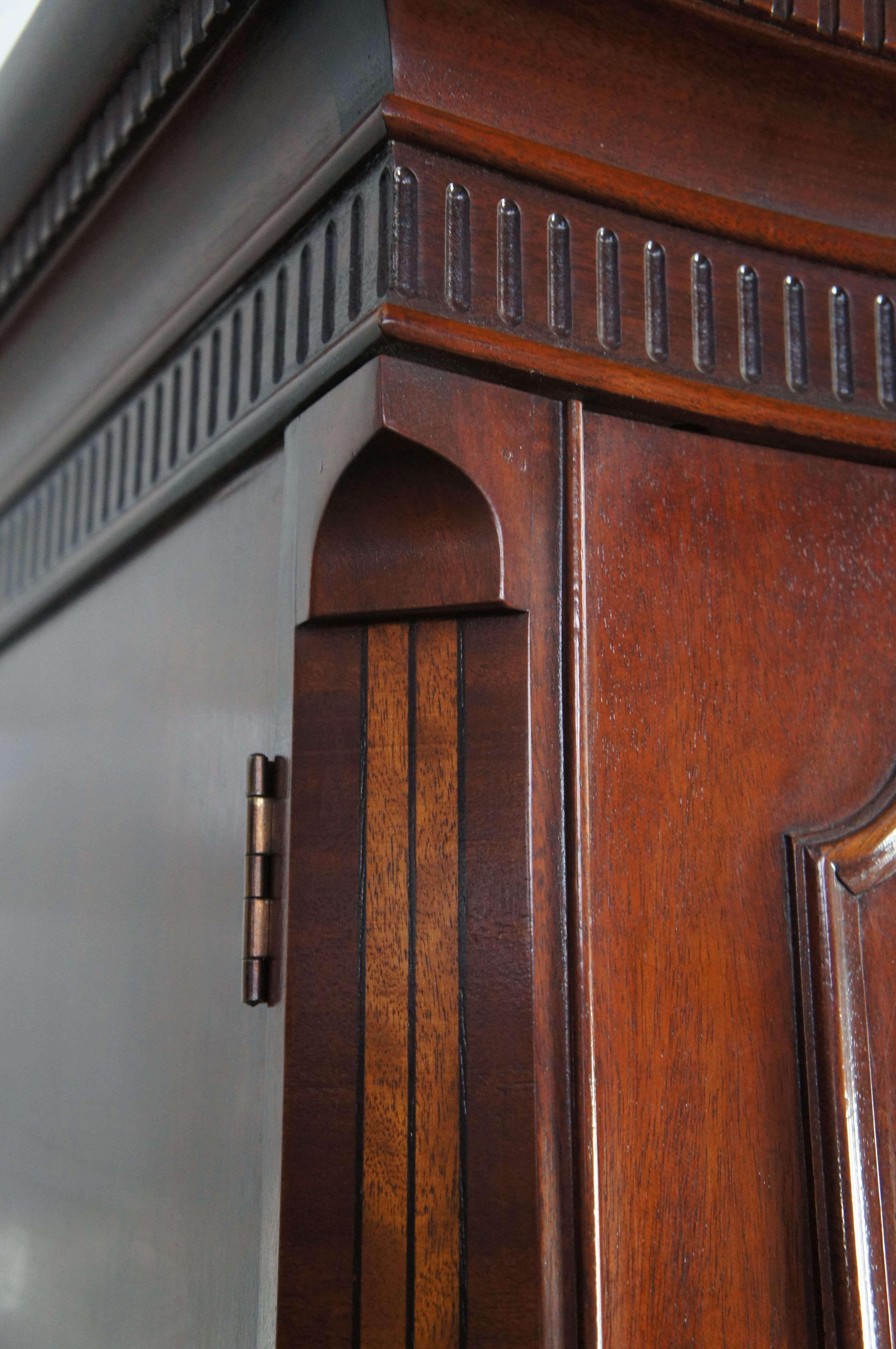 Baker Georgian Mahogany Serpentine Bowfront Armoire Wardrobe Linen Press Dresser 5