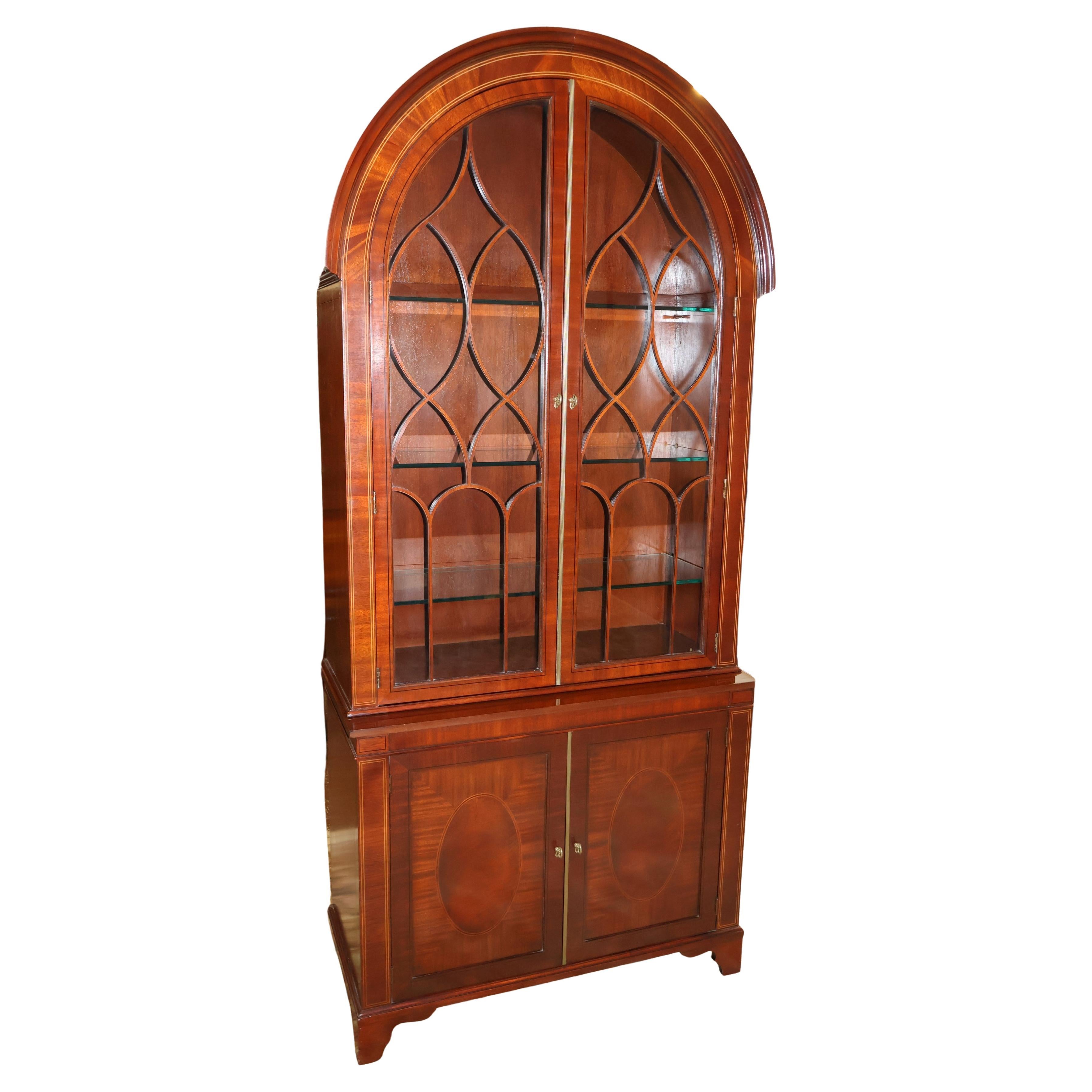 Vitrina Curio de Caoba de la Colección Baker Historic Charleston