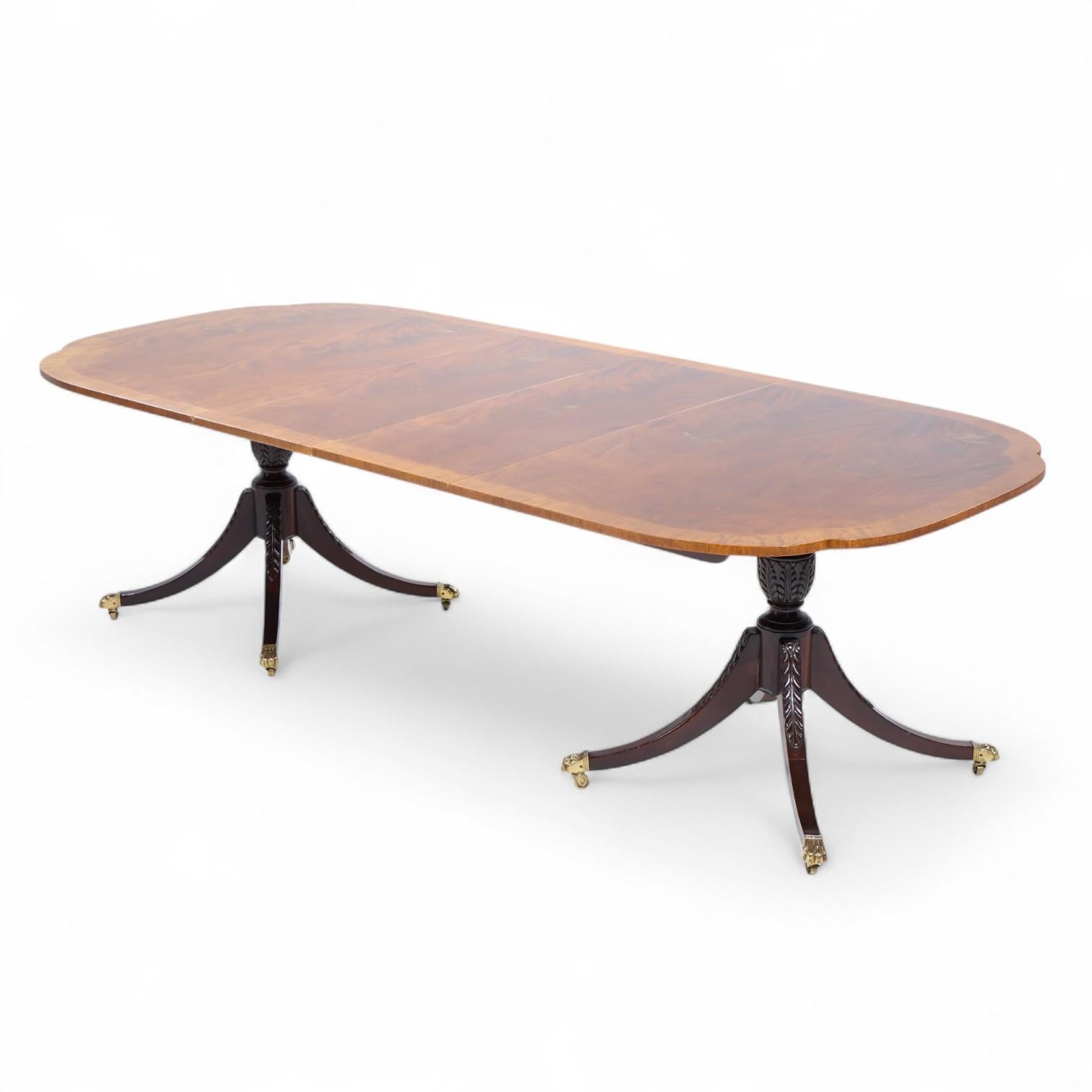 Baker Colección Charleston Histórico Mesa de comedor extensible de caoba - 2 hojas en venta 6