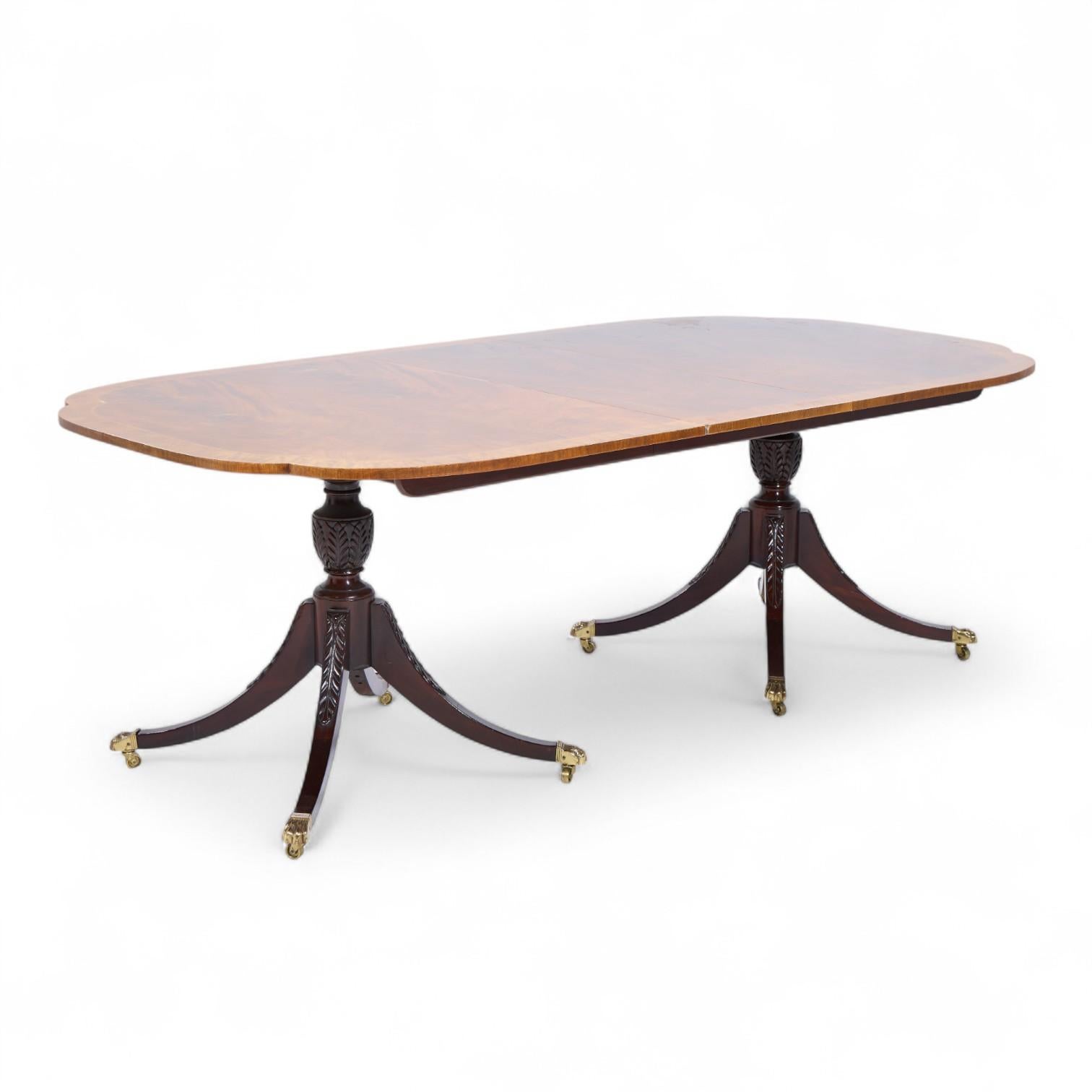 Baker Colección Charleston Histórico Mesa de comedor extensible de caoba - 2 hojas en venta 2