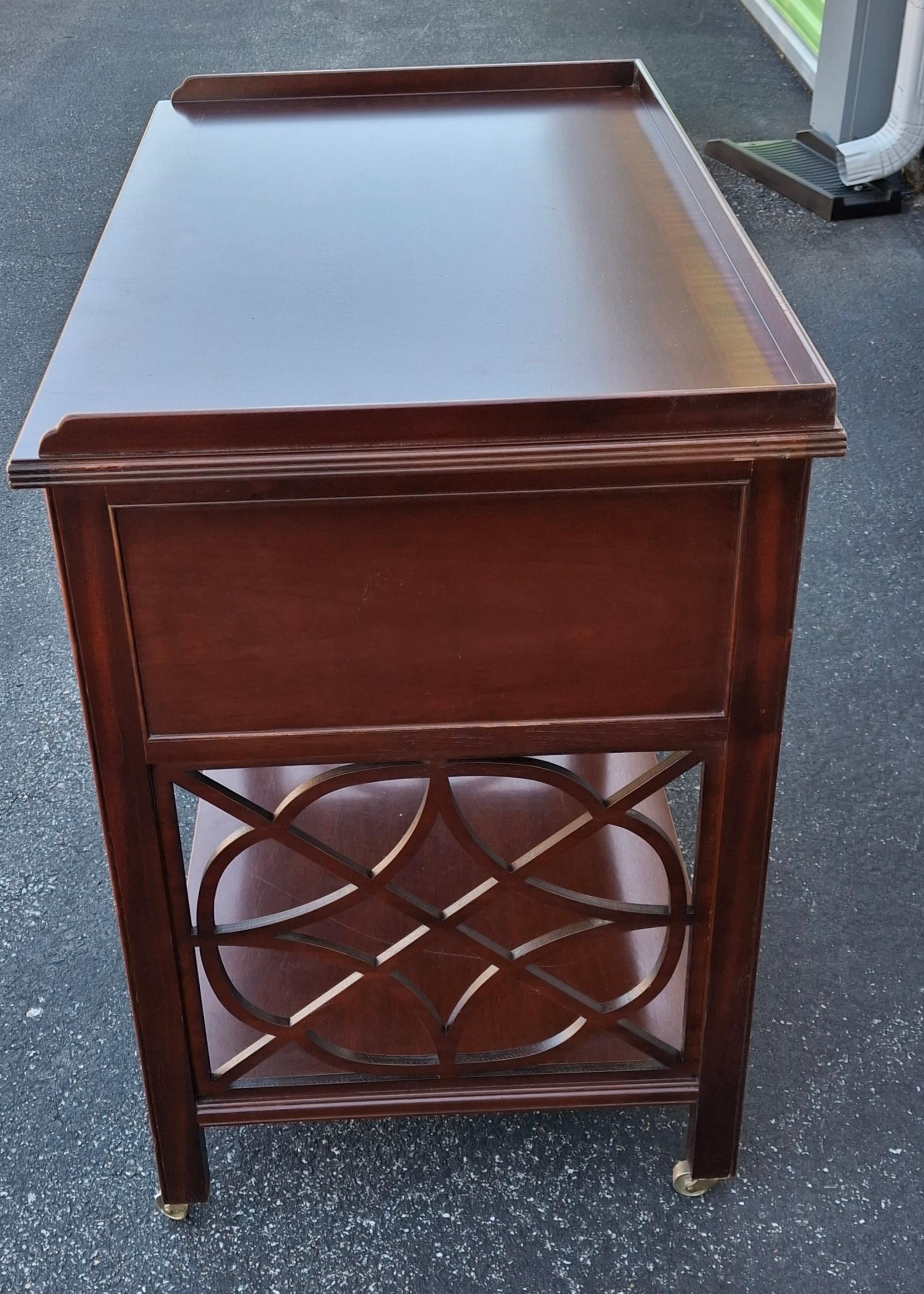 Baker Historic Charleston Collection Mahogany Rolling Buffet Server en vente 4