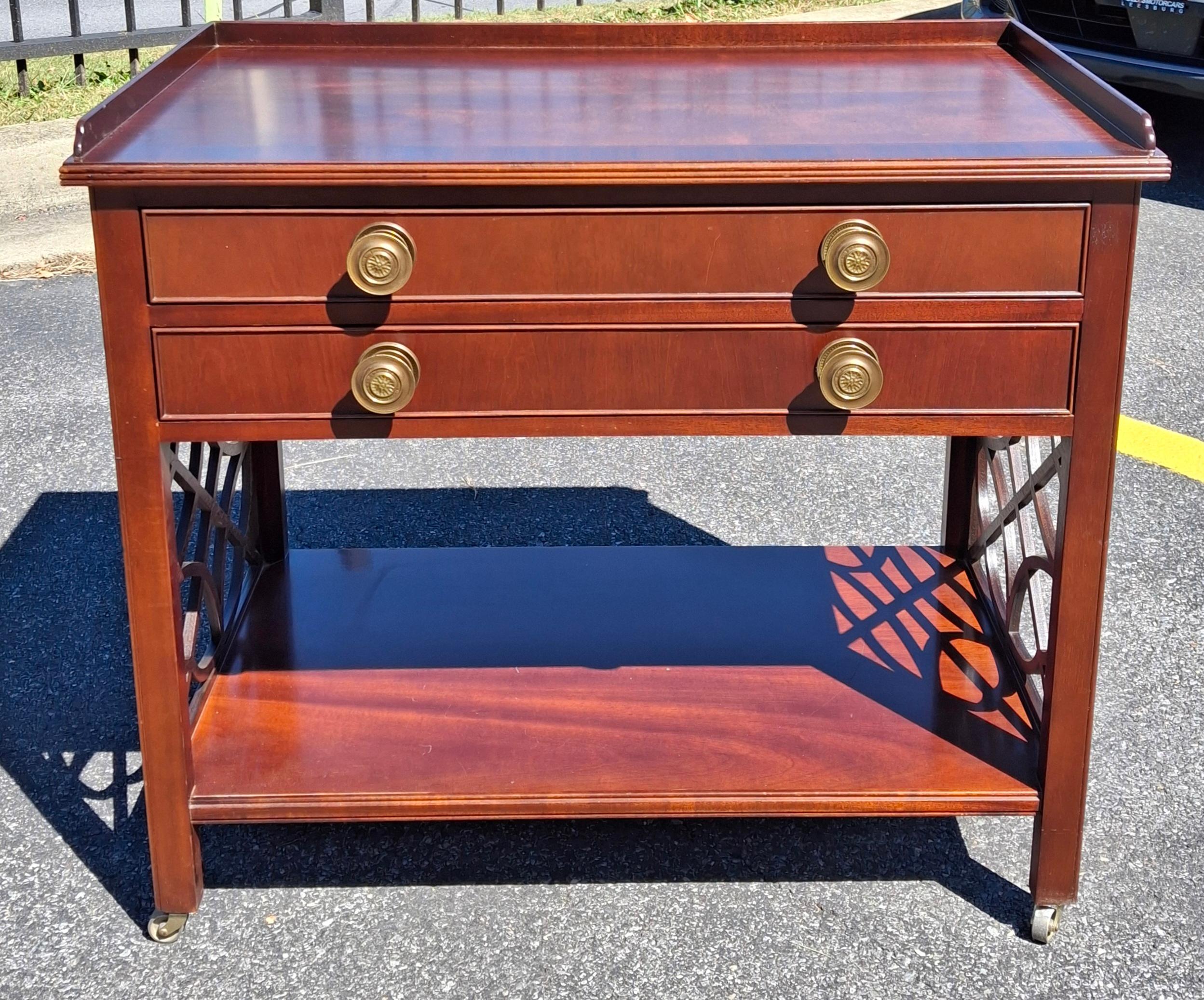 Chippendale Baker Historic Charleston Collection Mahogany Rolling Buffet Server en vente