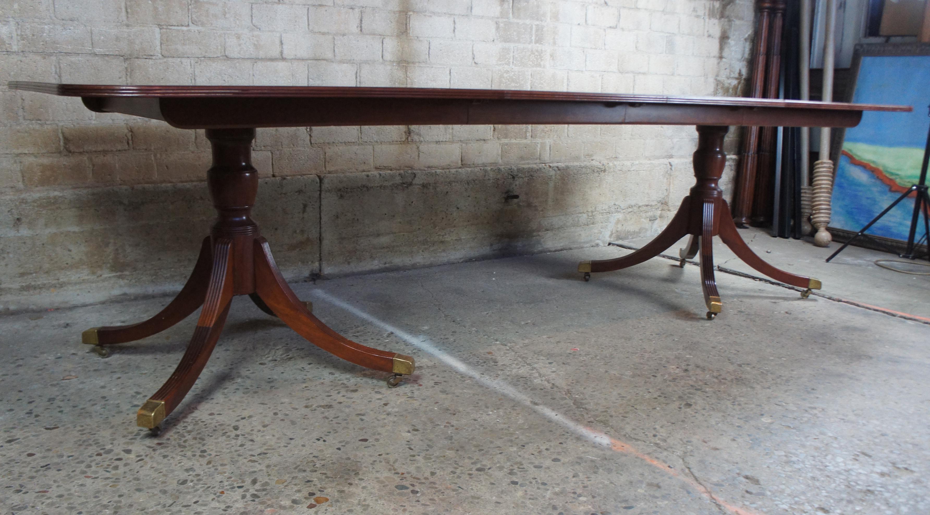 Baker Historic Charleston Duncan Phyfe Double Pedestal Mahogany Dining Table In Good Condition In Dayton, OH