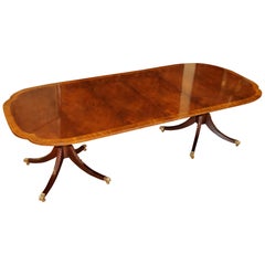 Baker Historic Charleston Flame Mahagoni Esstisch mit zwei Blättern
