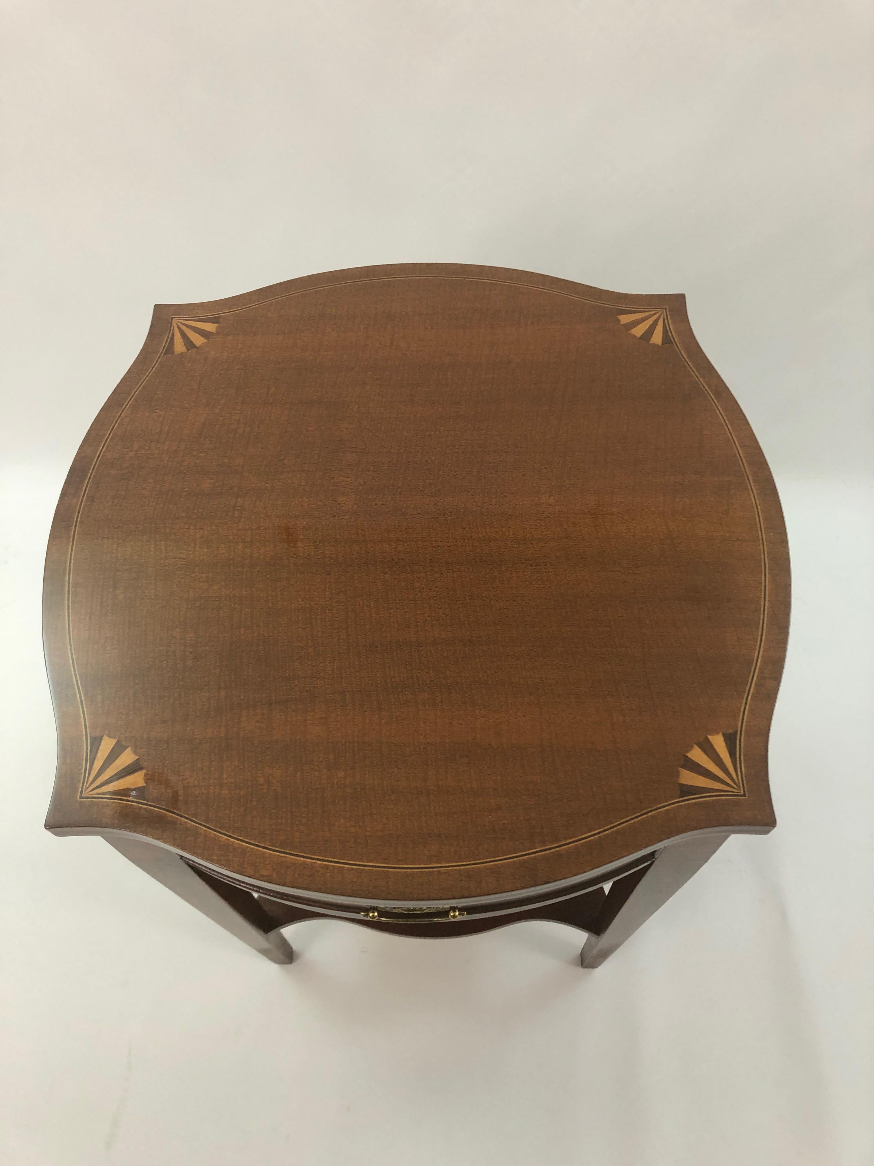 Baker Historic Charleston Mahogany and Satinwood Inlay Side Table In Excellent Condition In Hopewell, NJ