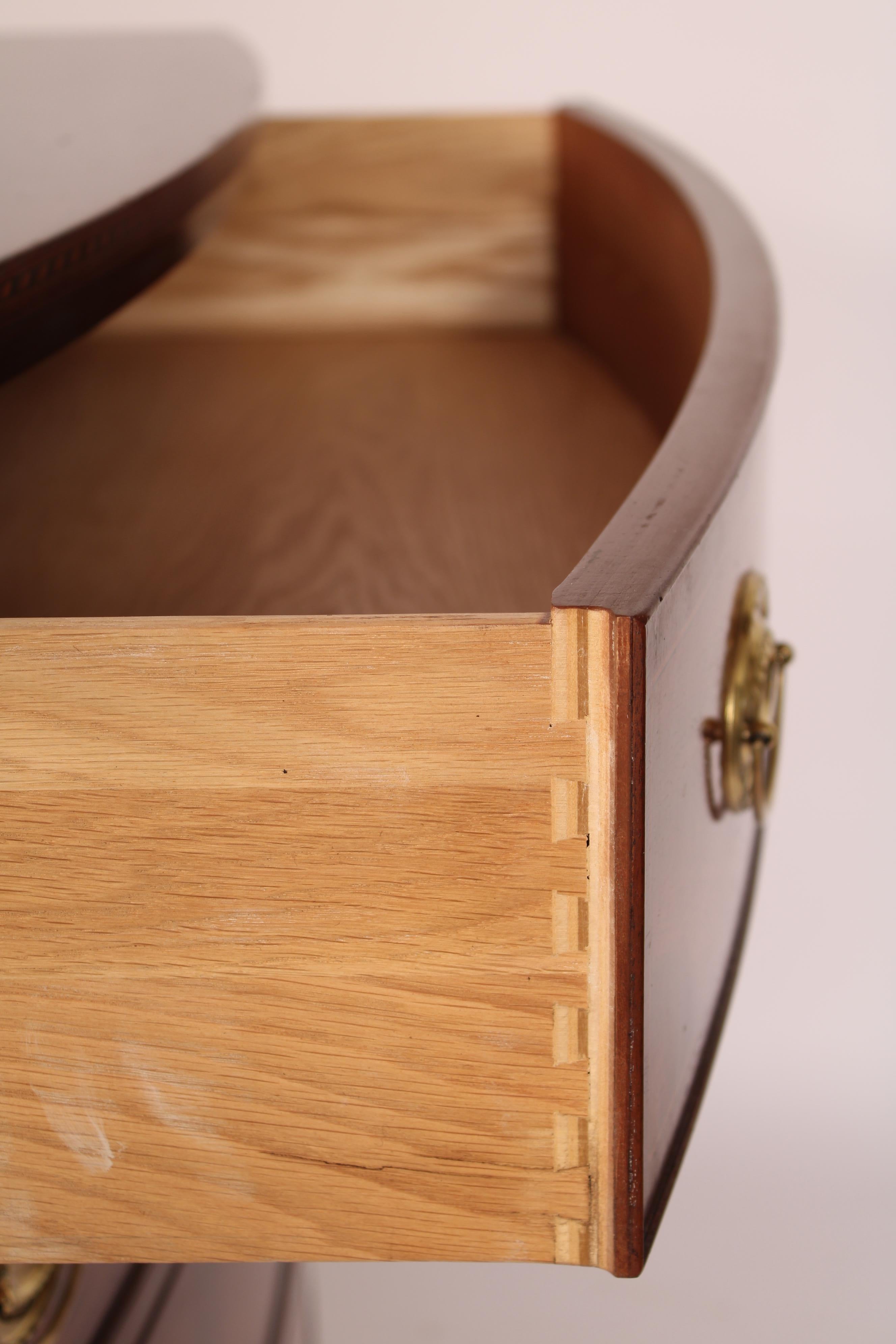 Baker Historic Charleston Mahogany Chest of Drawers. For Sale 7