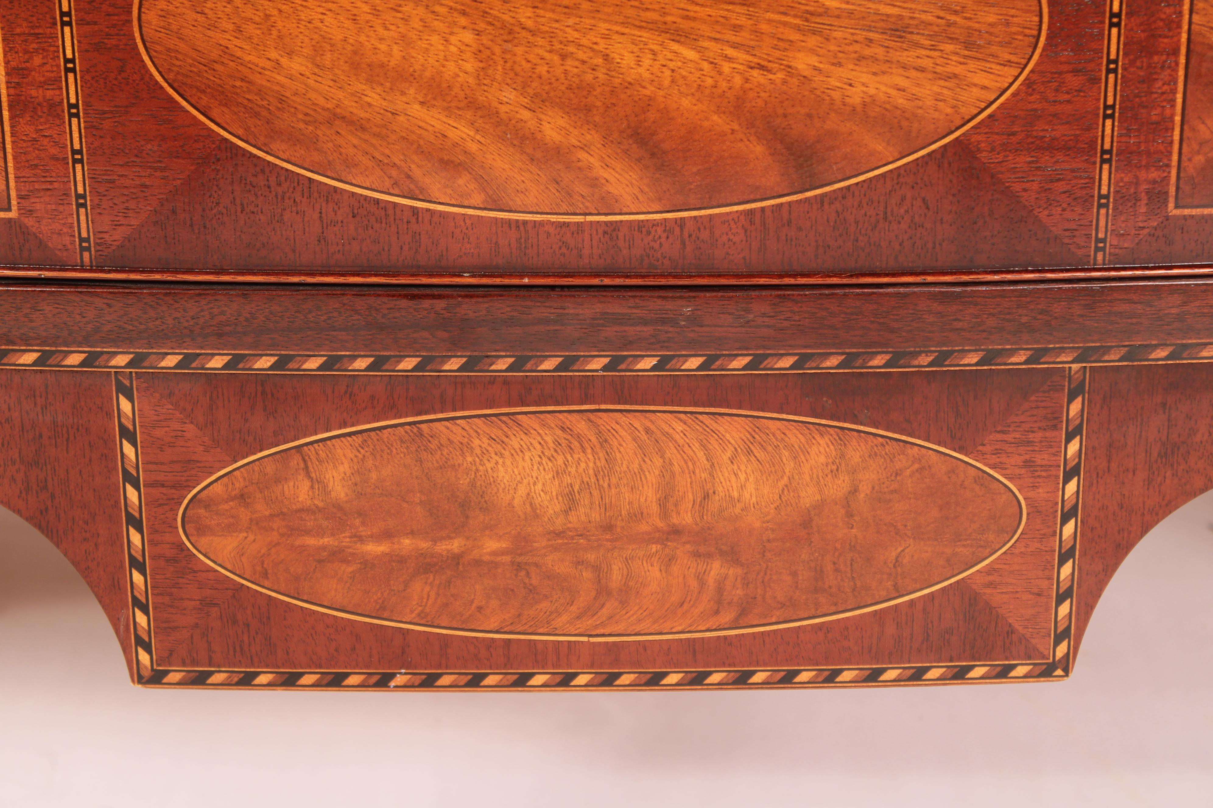 Baker Historic Charleston Mahogany Chest of Drawers. For Sale 4