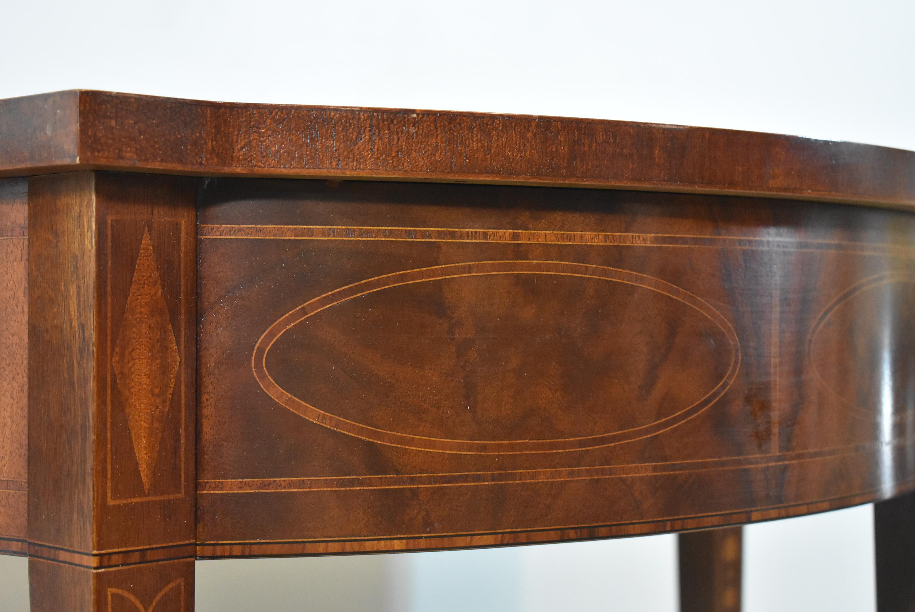 Baker Historic Charleston Mahogany Demilune Serpentine Front Table In Good Condition For Sale In Toledo, OH