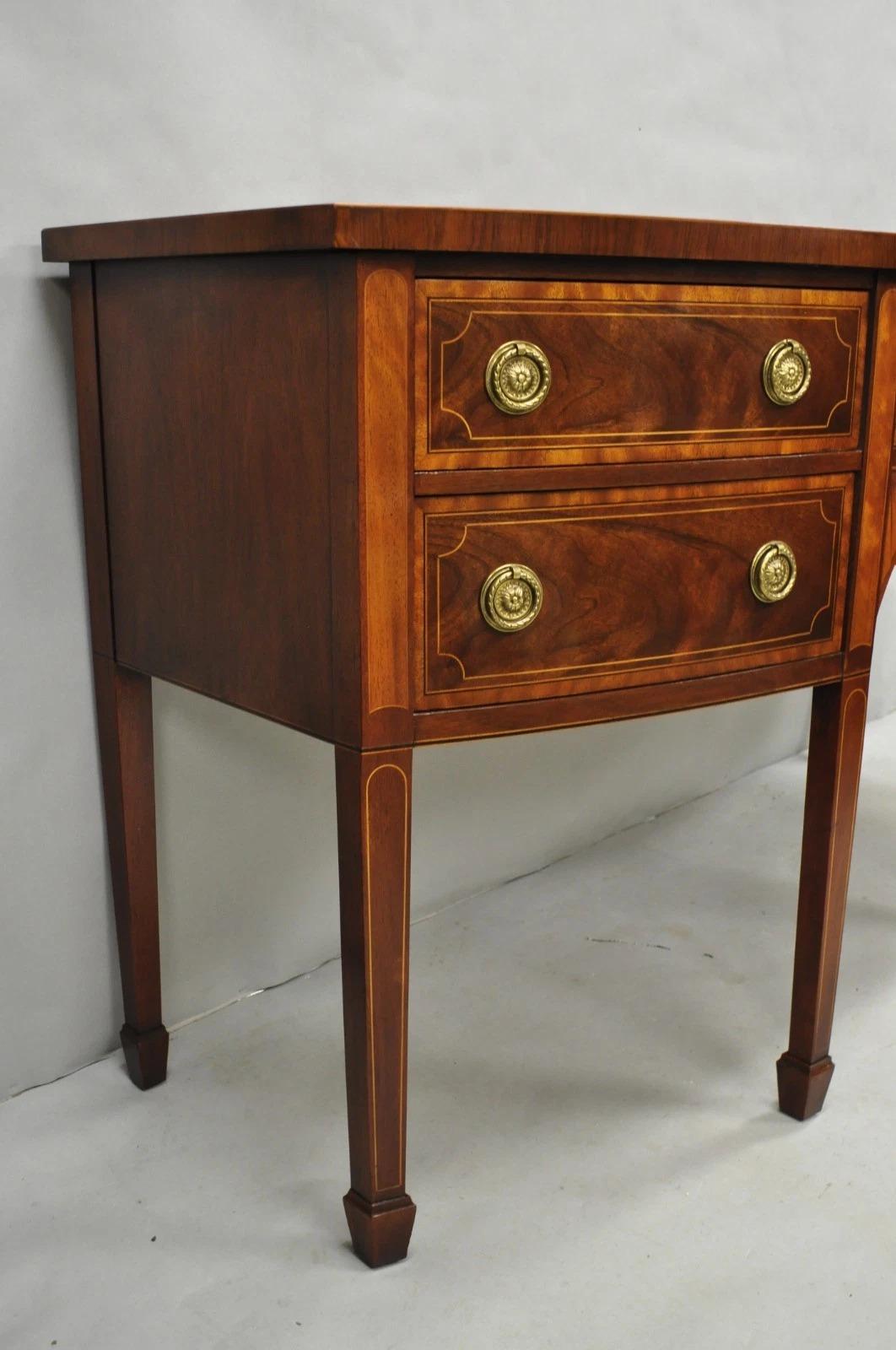 Buffet buffet Charleston historique en acajou incrusté de démilune Hepplewhite en vente 8