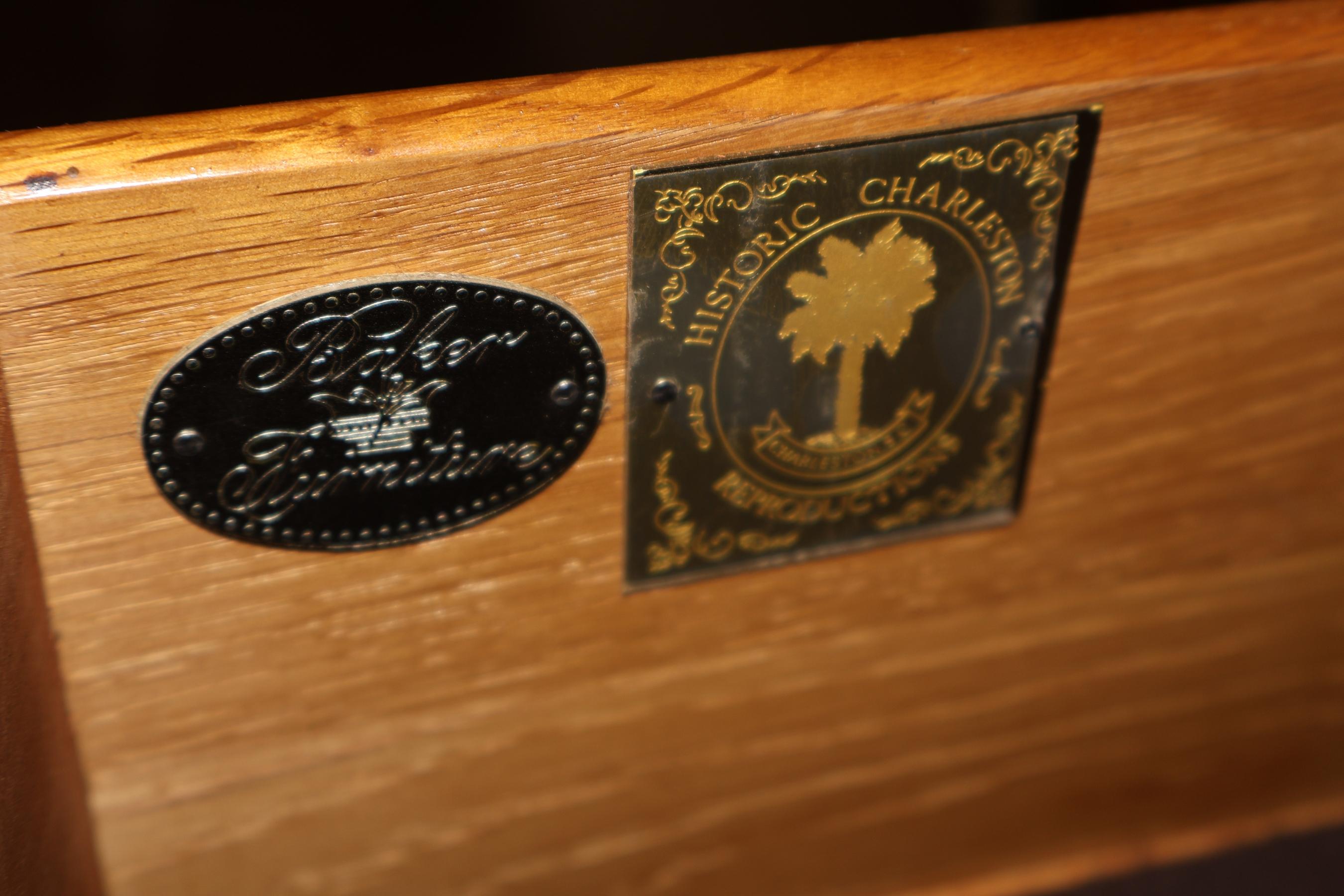 Baker Historic Charleston Mahogany Inlaid Sideboard Server Buffet in vendita 3