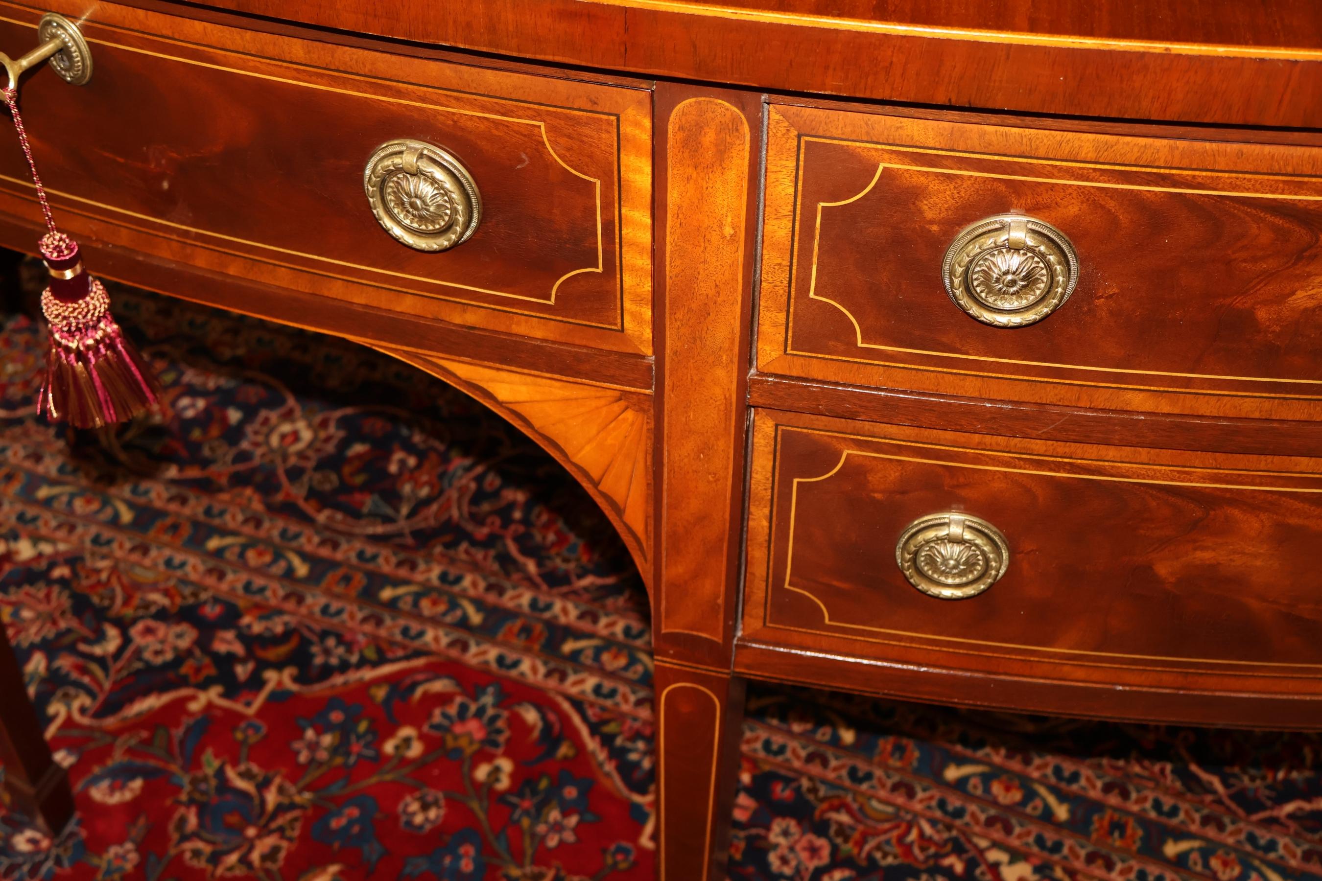 Baker Historic Charleston Mahogany Inlaid Sideboard Server Buffet in vendita 5