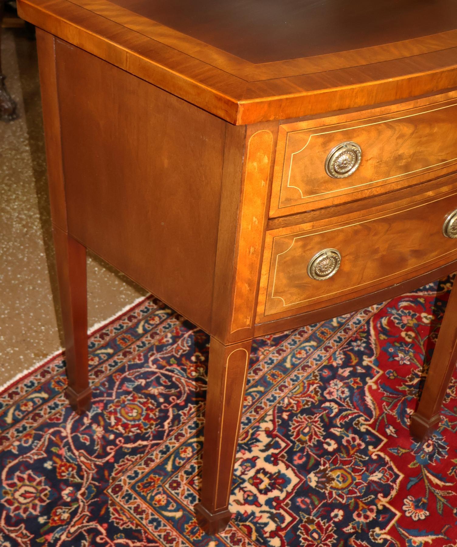 Baker Historic Charleston Mahogany Inlaid Sideboard Server Buffet In condizioni buone in vendita a Long Branch, NJ