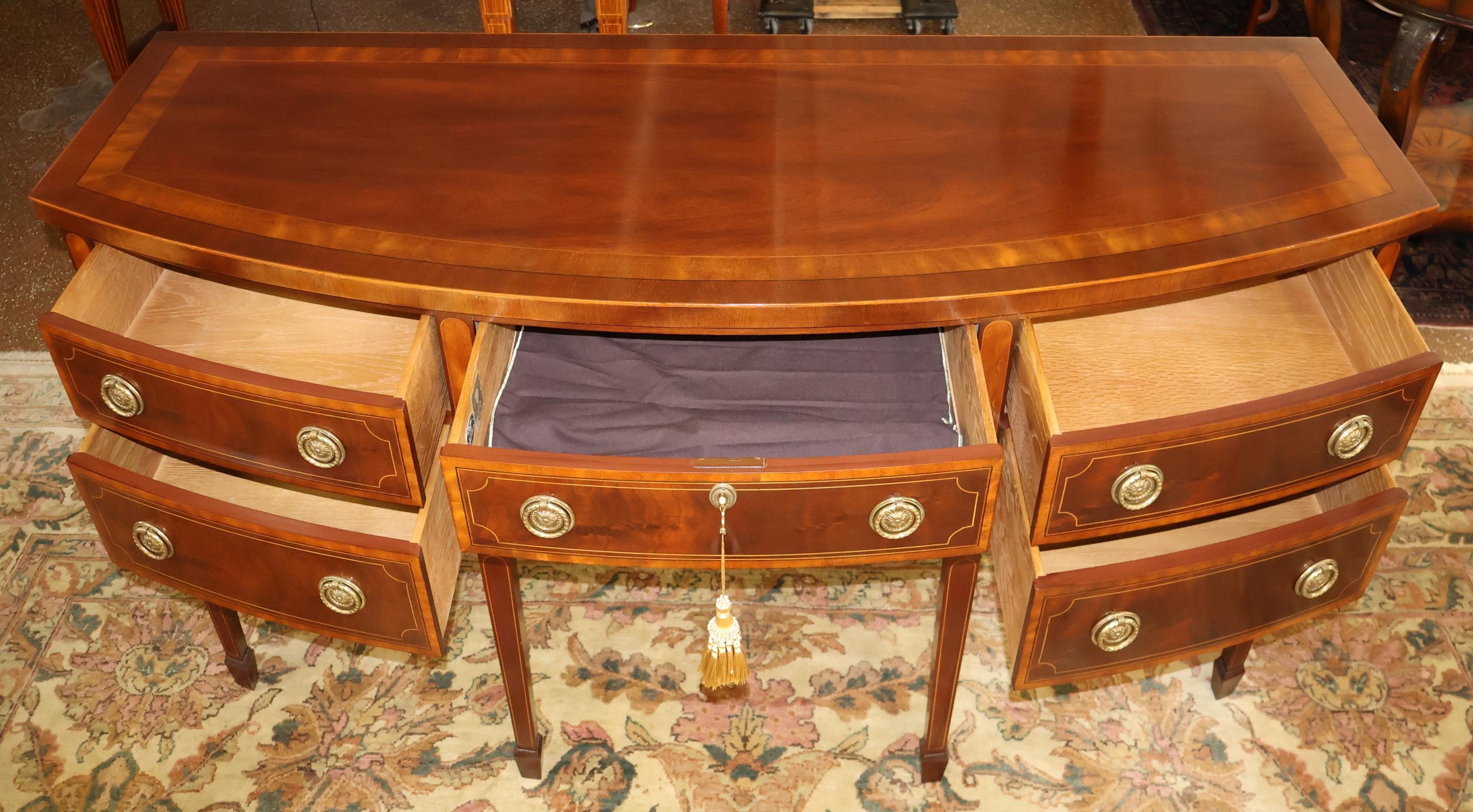 Baker Historic Charleston Mahagoni Sideboard-Serviergeschirr-Buffet mit Intarsien, Baker im Angebot 1