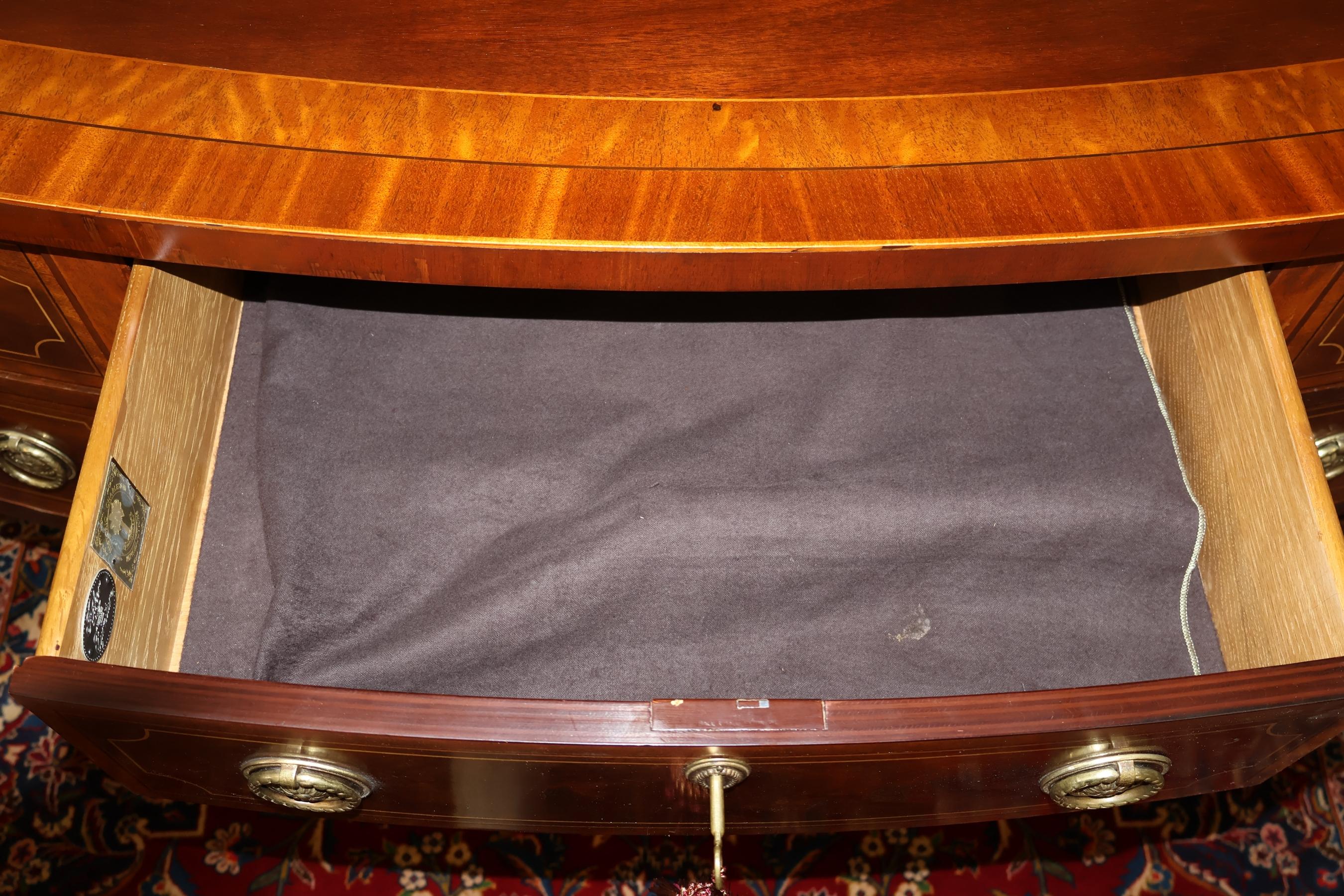 Baker Historic Charleston Mahogany Inlaid Sideboard Server Buffet in vendita 2