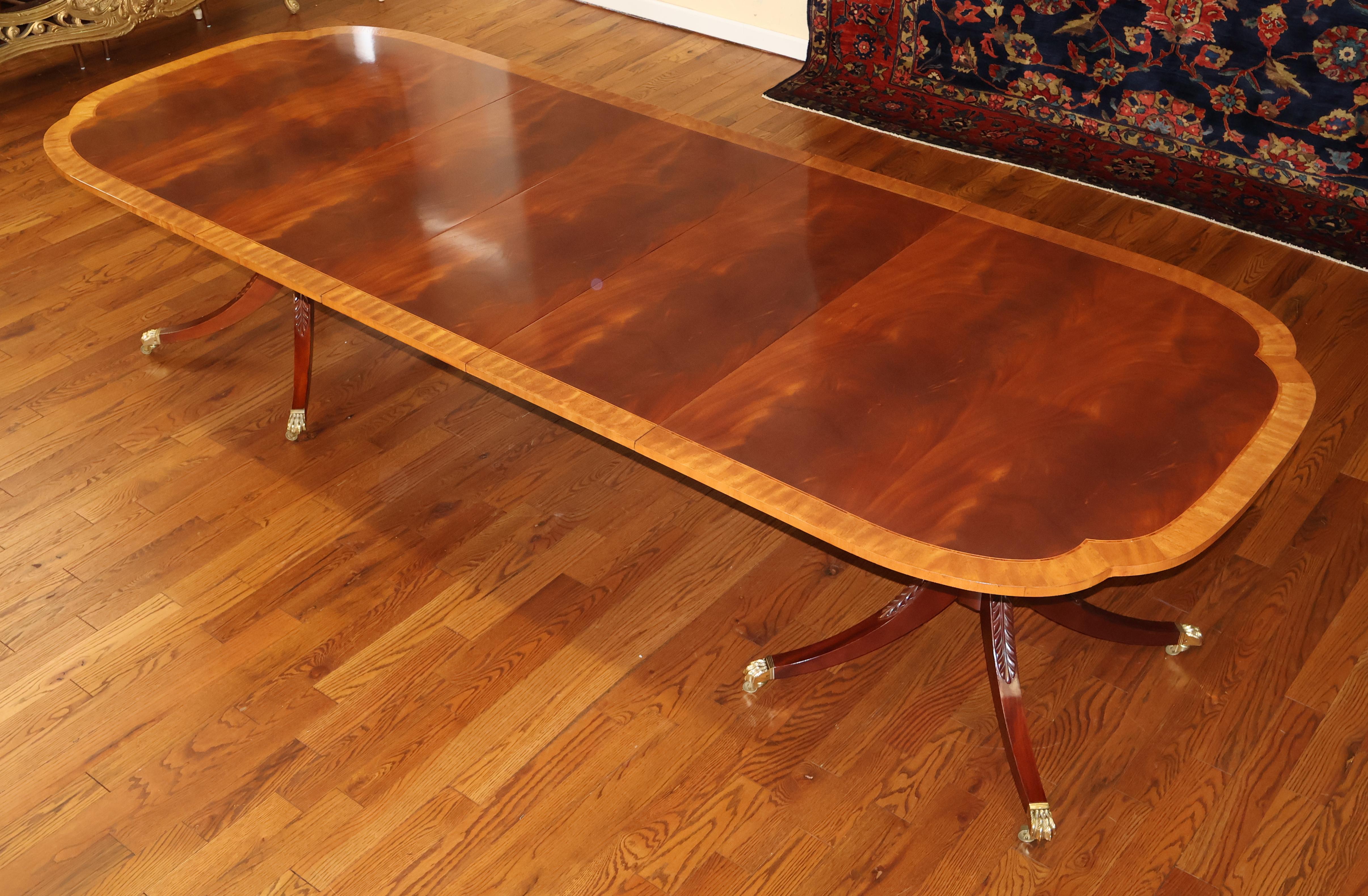 Hepplewhite Baker Historic Charleston Mahogany Satinwood Banded Conference Dining Table