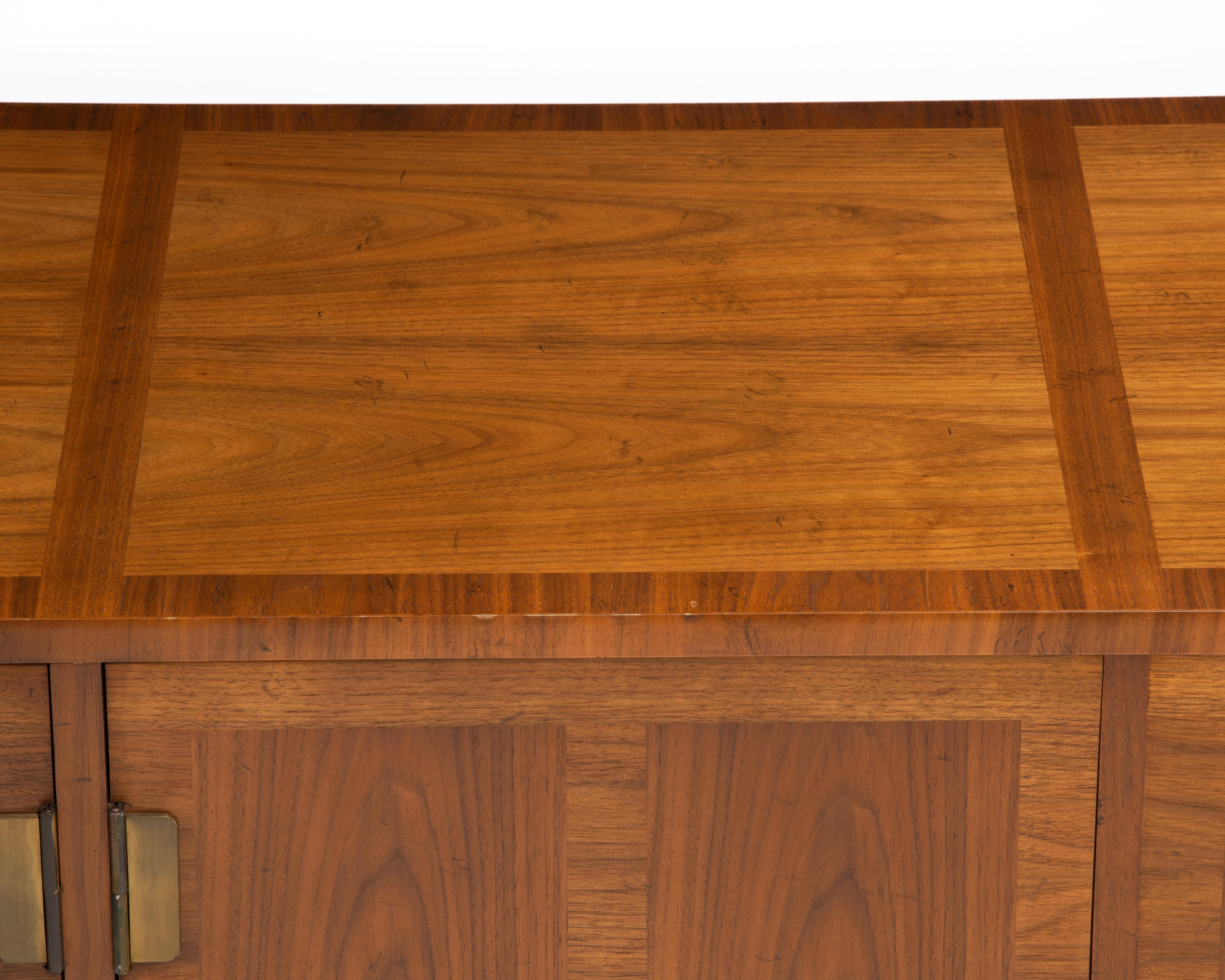 Baker Inlaid Banded Chinese Chippendale Walnut Brass Sideboard Credenza 6