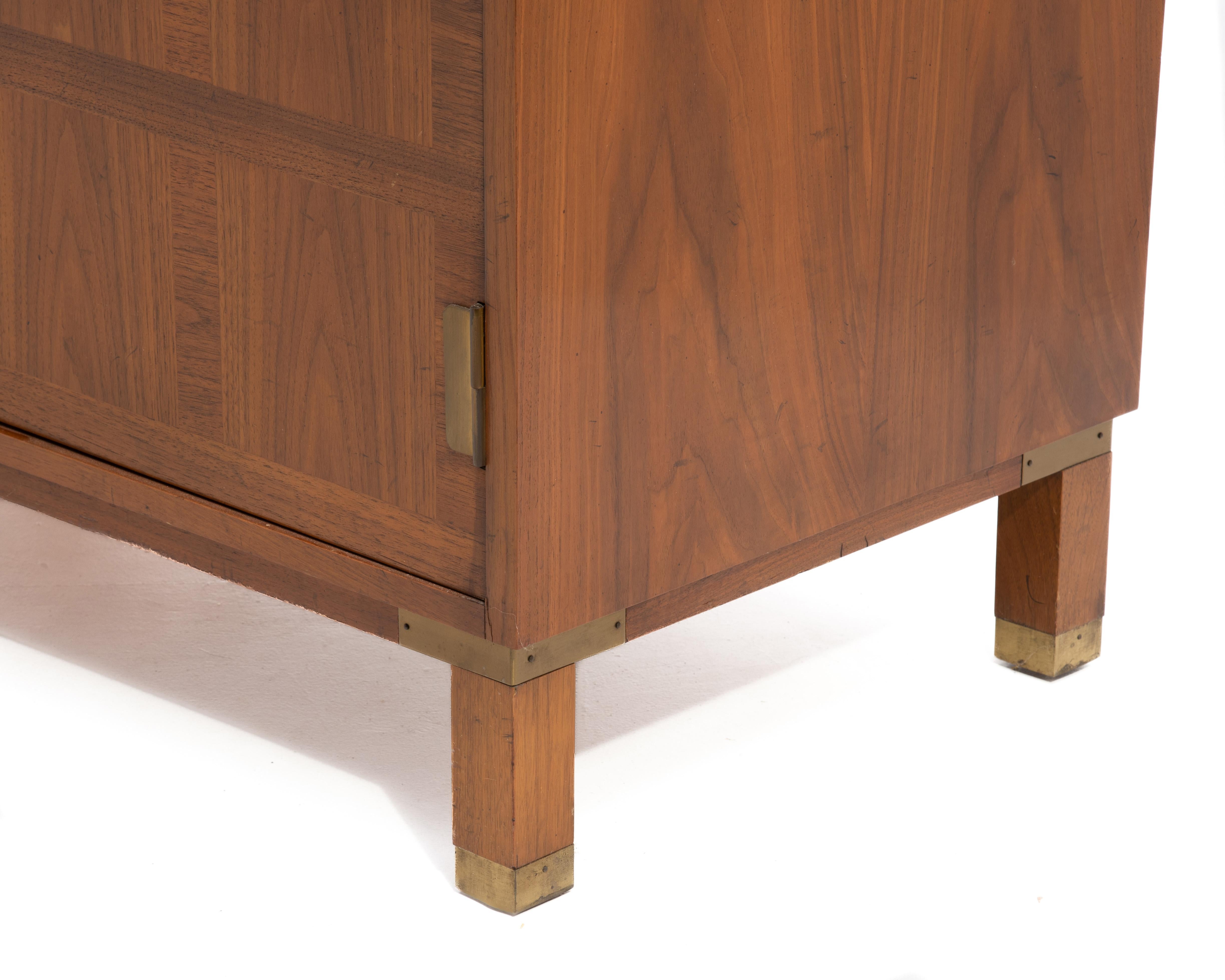 Baker Inlaid Banded Chinese Chippendale Walnut Brass Sideboard Credenza 9