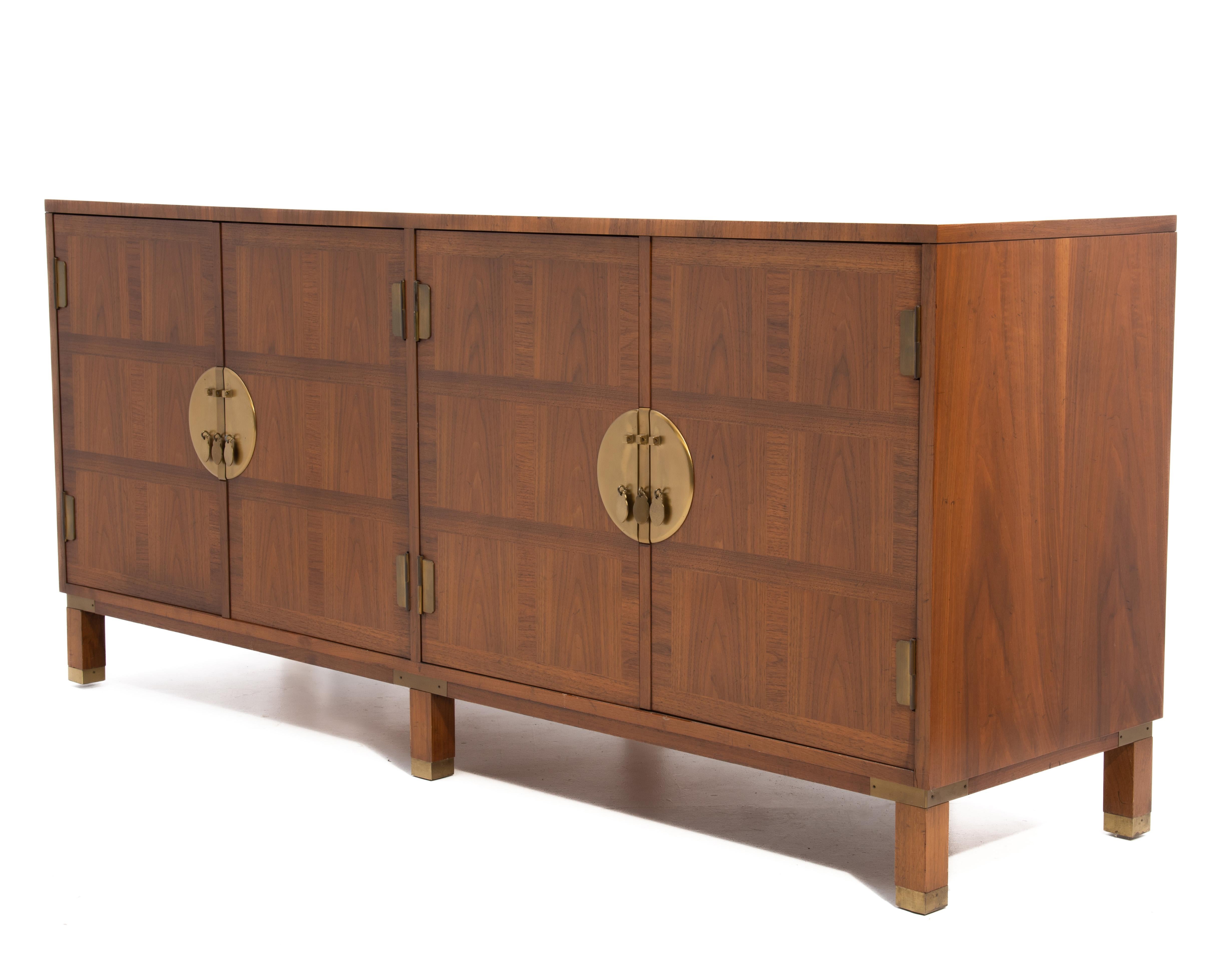 Baker Inlaid Banded Chinese Chippendale Walnut Brass Sideboard Credenza 2