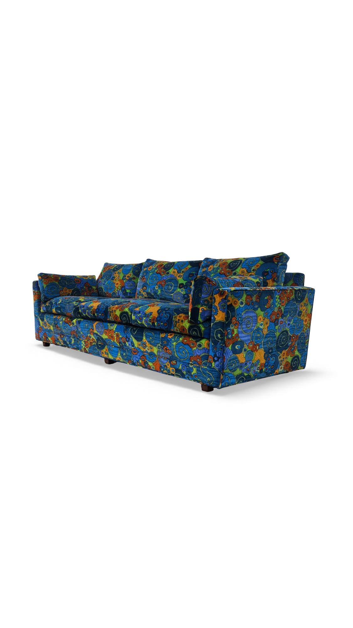 Baker Jack Lenor Larsen Velvet Sofa im Angebot 4
