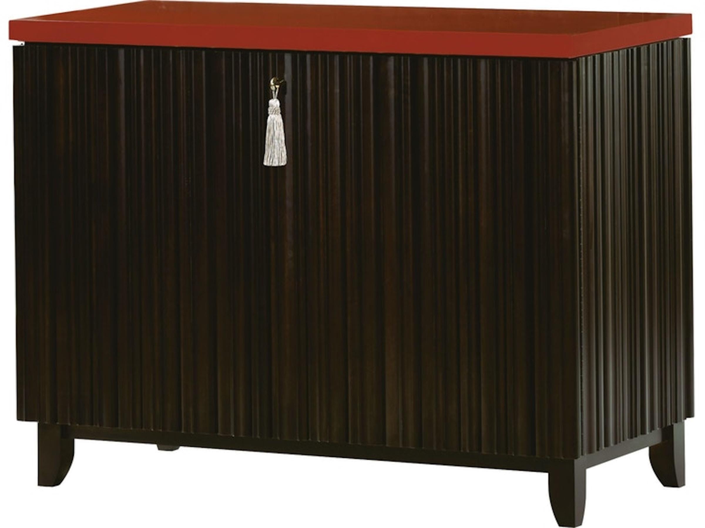 Baker L'eau commode by Laura Kirar No. 9128
Baker commode designed by Laura Kirar. Stunning subtle sculptural hardwood case with a cinnabar lacquer top finished in cinnabar. Complete with Kirar's signature gray silk tassel. The interior is fitted