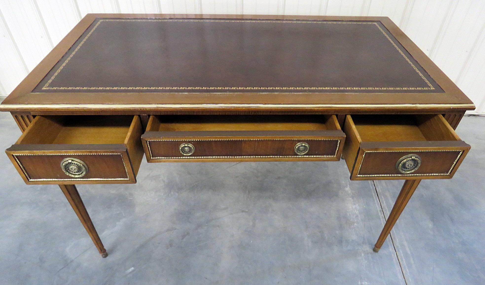Baker Louis XVI Style Leather Top Desk In Good Condition In Swedesboro, NJ